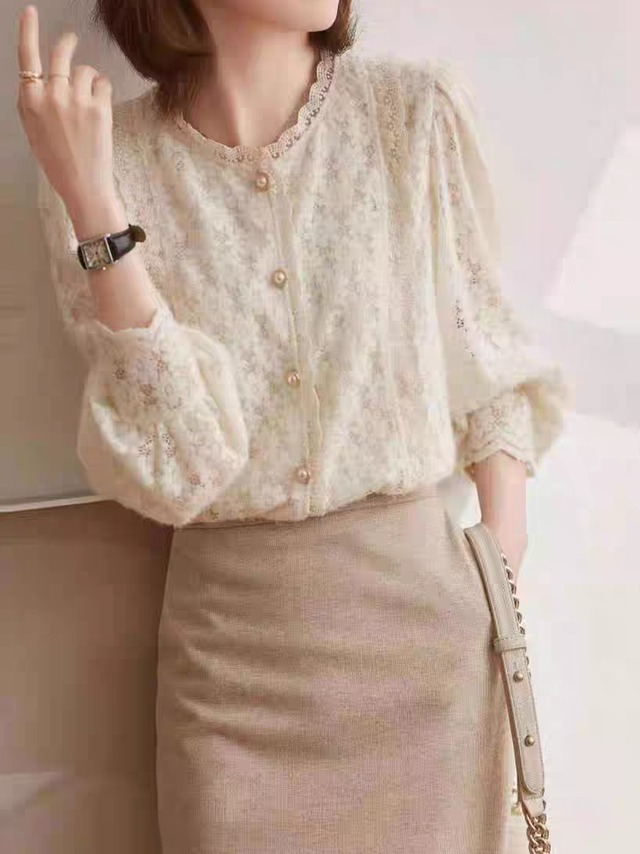 Voluminous long-sleeved lace blouse  L0747