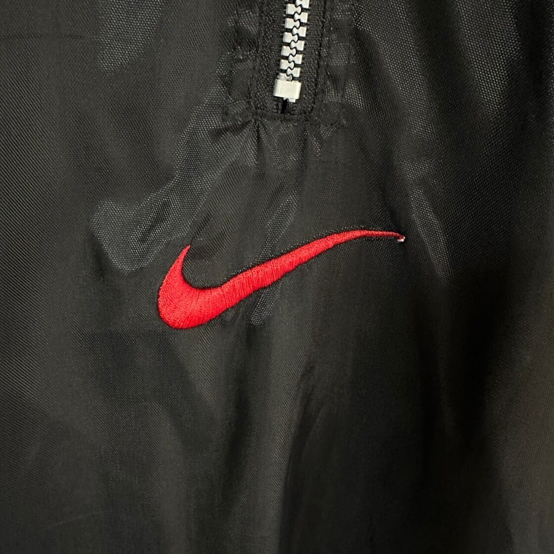 NIKE ナイキ ナイロンジャケット バックロゴ 刺繍ロゴ ハーフジップ 