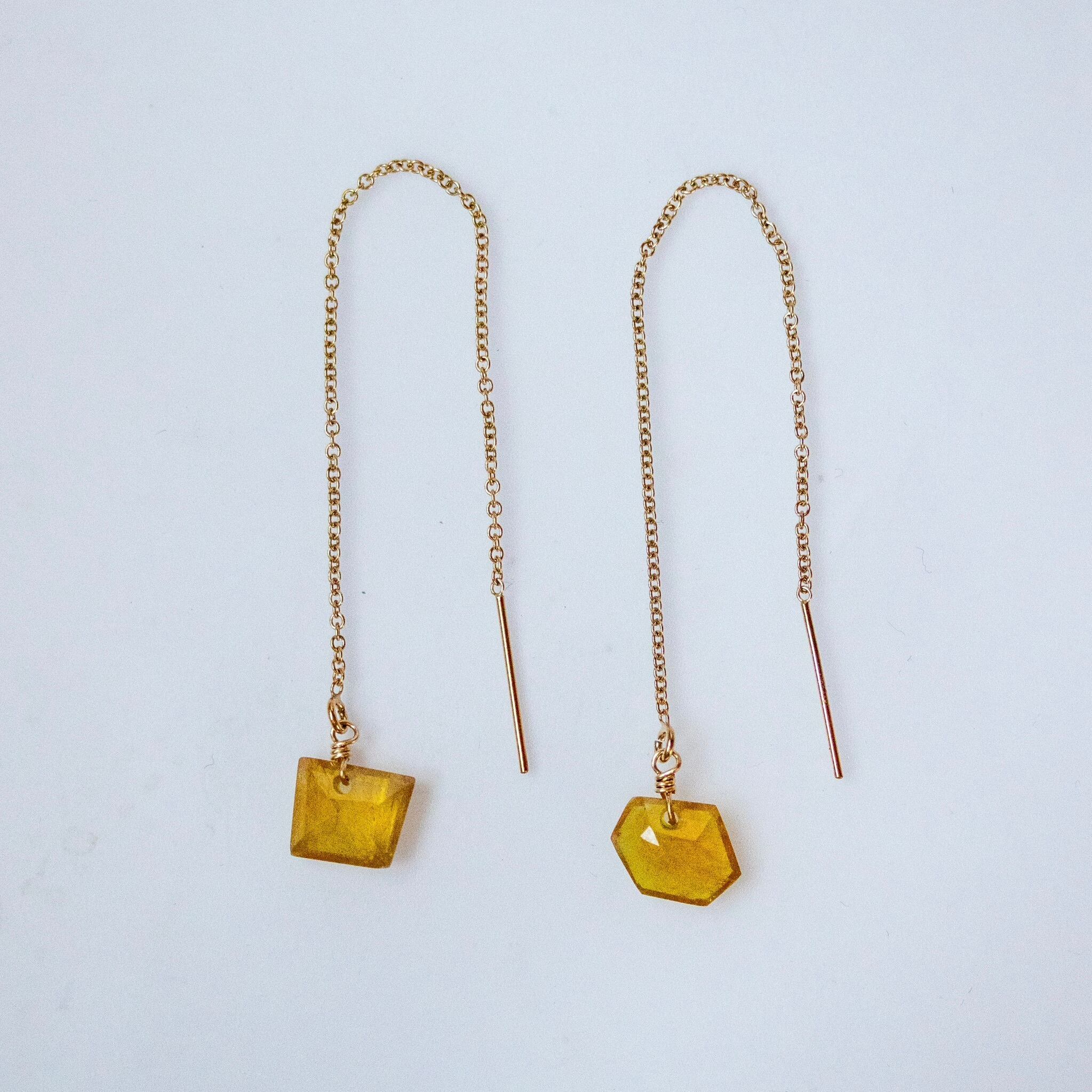 -Auv- yellow sapphire