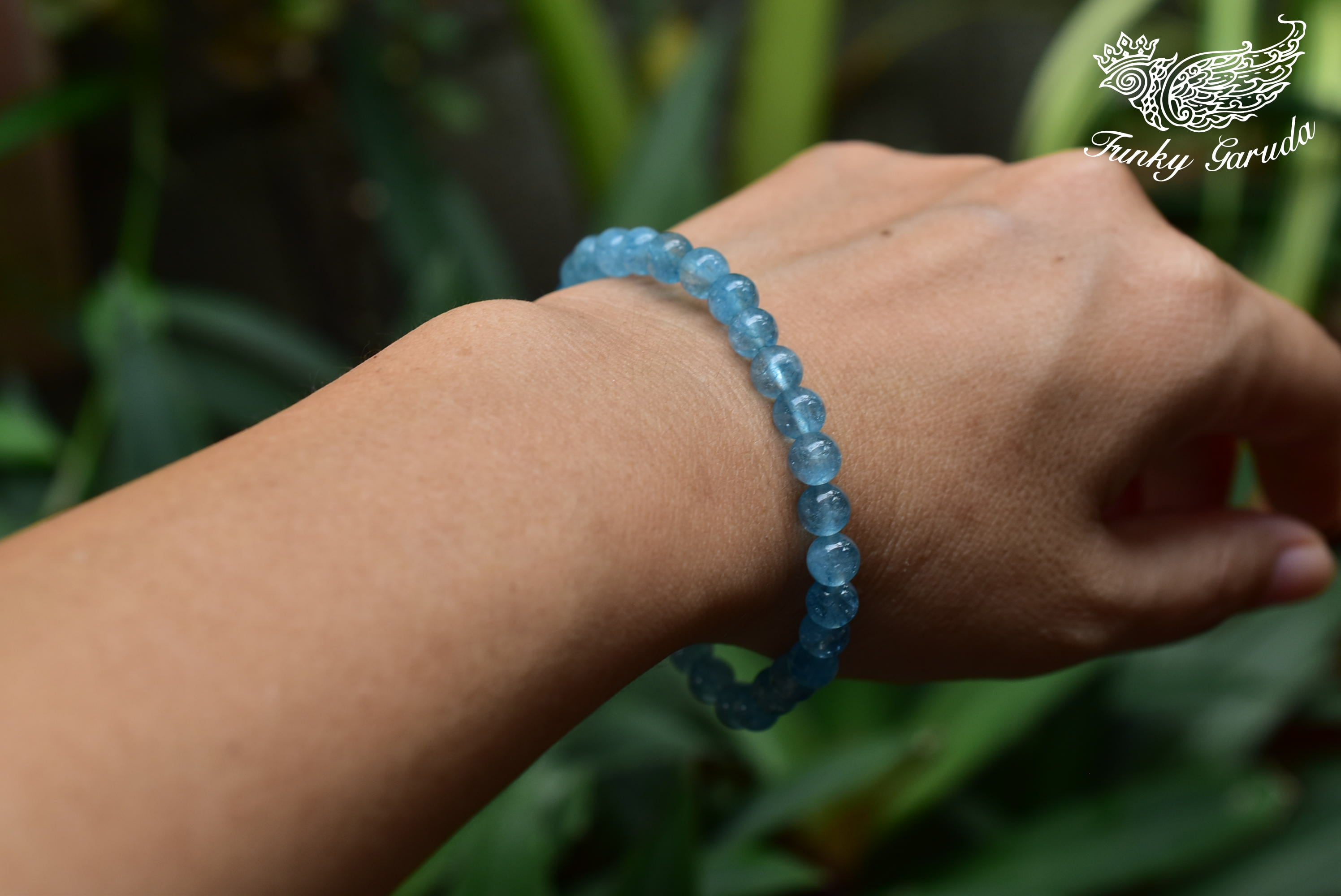 アクアマリン愛好者必見超クリアーなディープ青宝石級アクアマリン