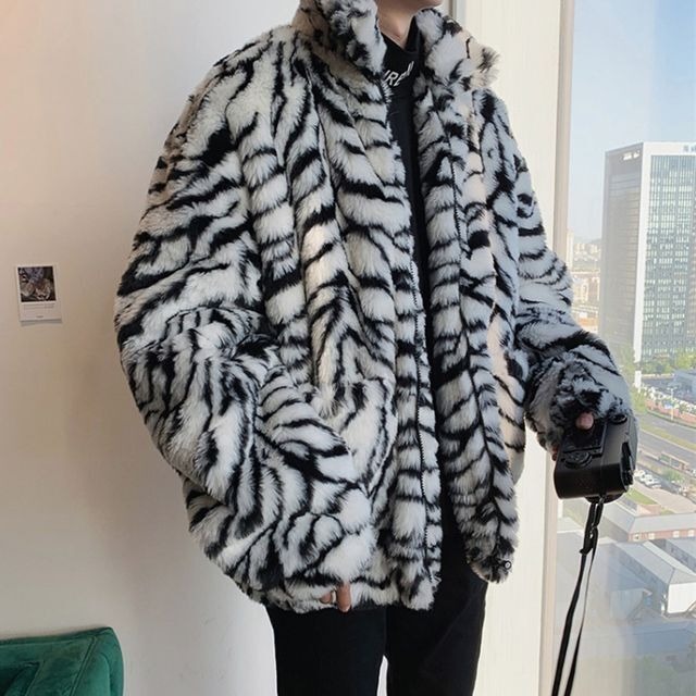 SLY牛柄アウター 超美品】SLY 牛柄ボアジャケット SLYのフリマアイテム