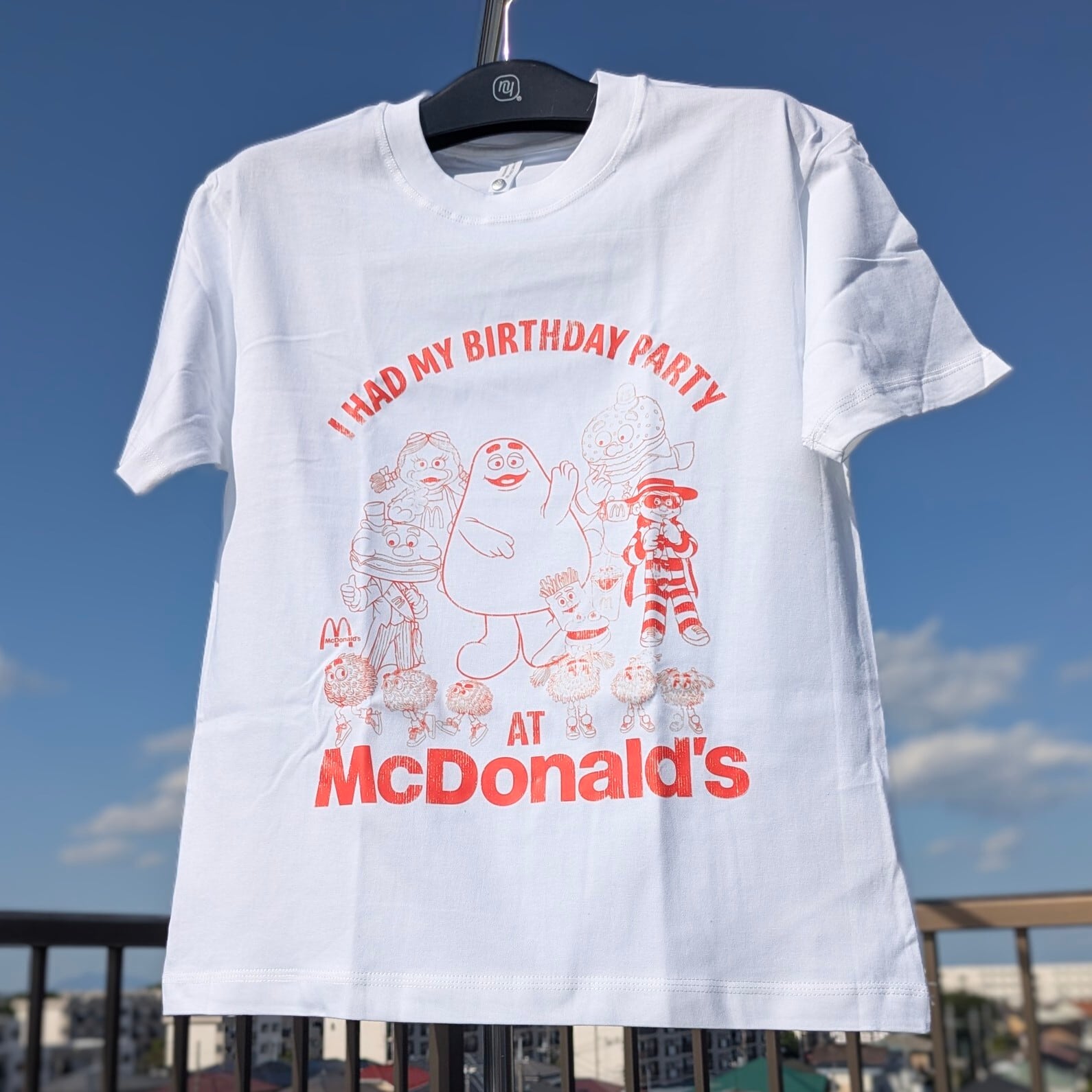 【 McDonald's ( マクドナルド )】『 I HAD MY BIRTHDAY PARTY 』Tシャツ / グリマス / ハンバーグラー / ビンテージ加工〚アメリカン雑貨 アメトイ〛