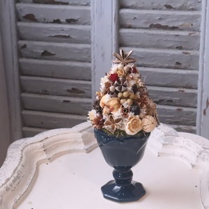 木の実ツリーS　1点もの｜木の実の小さなクリスマス飾り　木の実いっぱい　冬のナチュラルインテリア　プレゼント　推し活におすすめ　