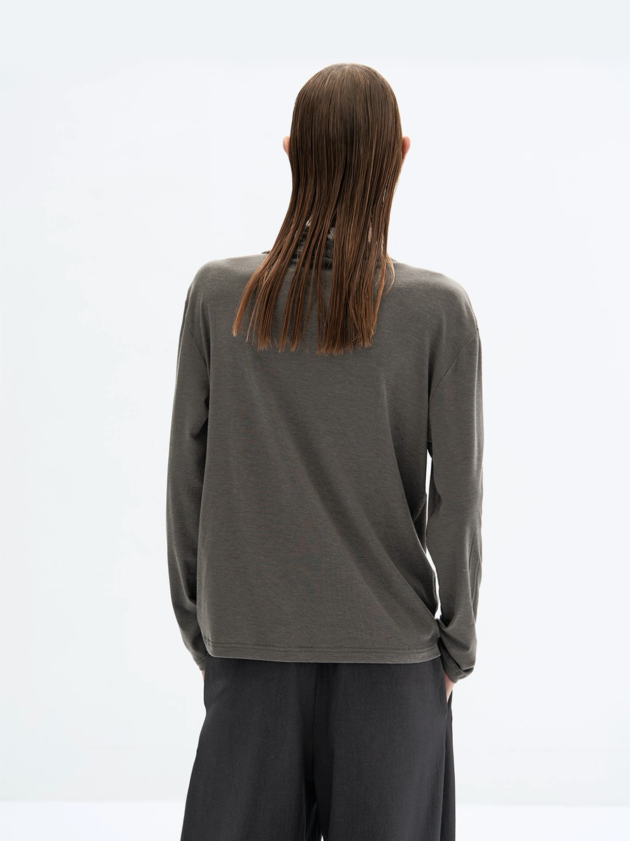 SLIGHT VOGUE Double-Line Turtleneck Knit