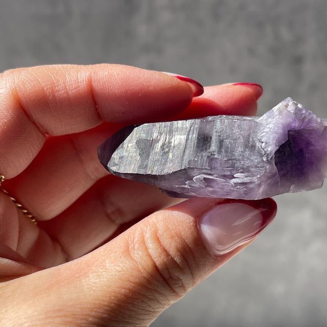 【ナイジェリア・チュチュクリフ産 アメジスト】tutu cliff ④ 鉱物 天然石 パワーストーン