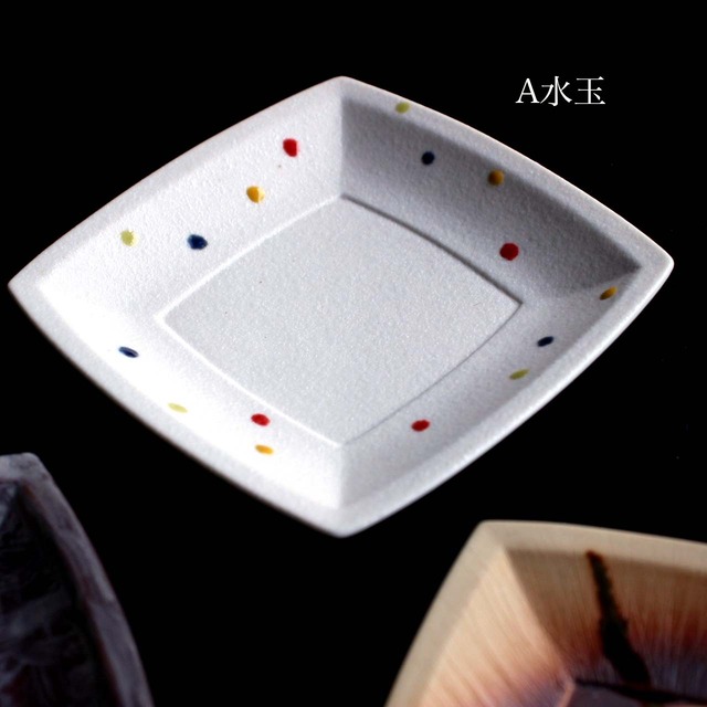 26002　4寸なで角小皿　3種