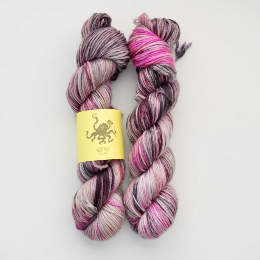 MaroonDK - Pink black