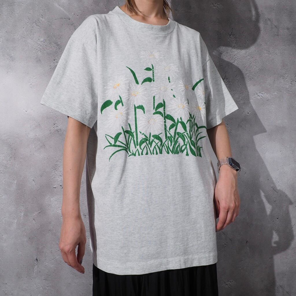 1990s fruit of the loom Flower printed vintage Tee (made in usa)