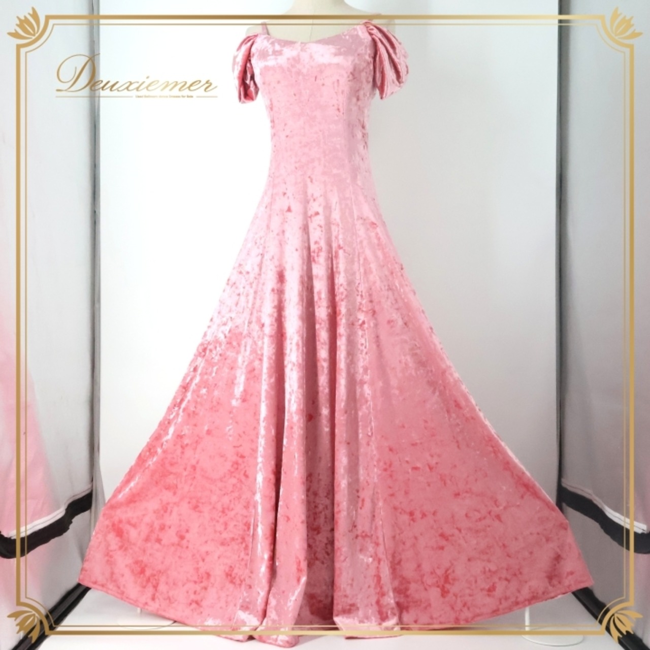 フラダンス 衣装 ワンピース ドレス ピンク系 u'ino! ハワイ製 ベロア ラメ キャミソールドレス 華やか 鮮やか かわいい おしゃれ 上品 高級感 ハワイアン アロハ フラ ダンス レッスン 練習 光沢 滑らか カジュアル 女性用 ステージ衣装 フェミニン