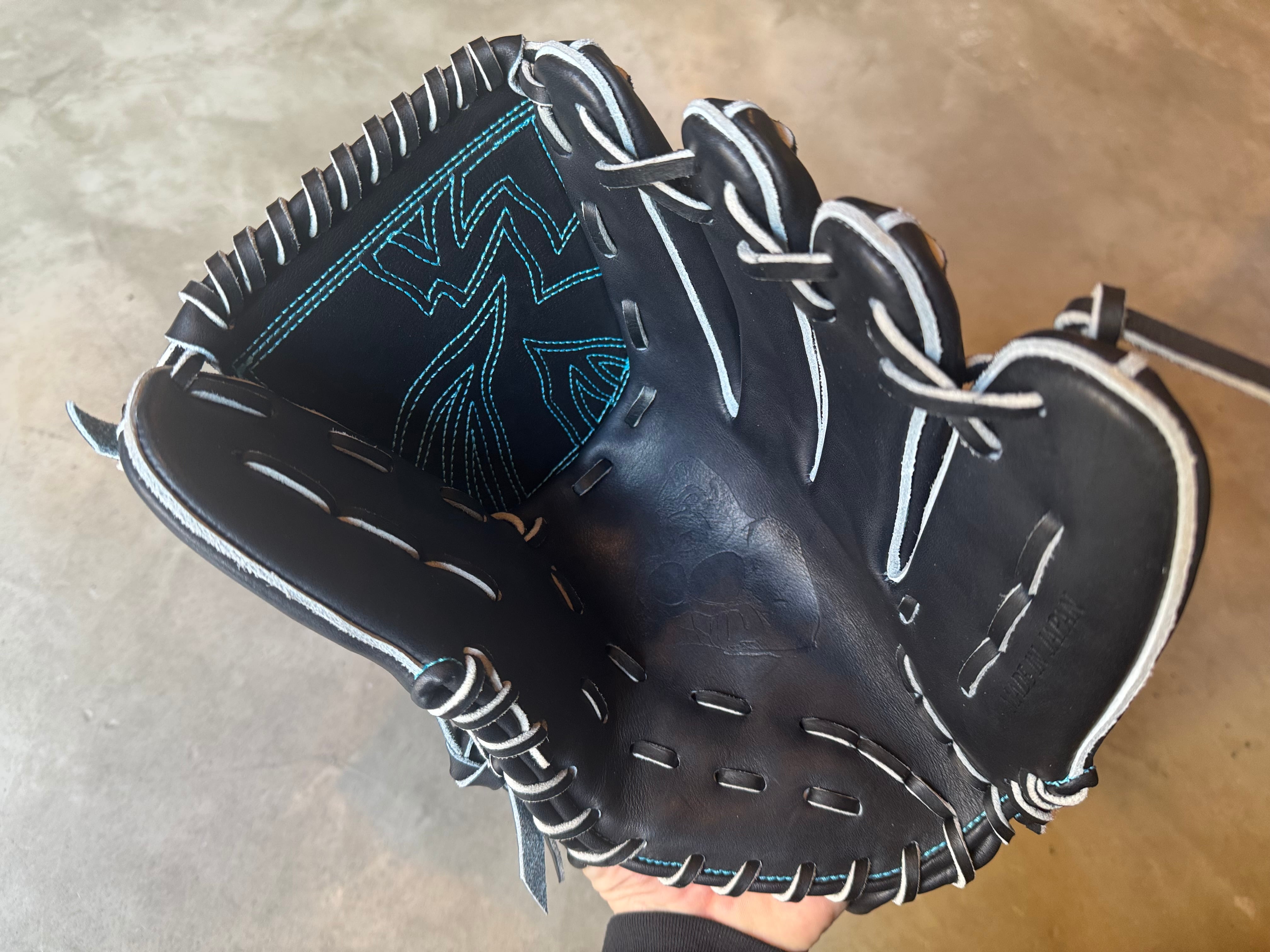 限定モデル【GS】硬式用グローブ EX-003型 ブラック メーカーガイド