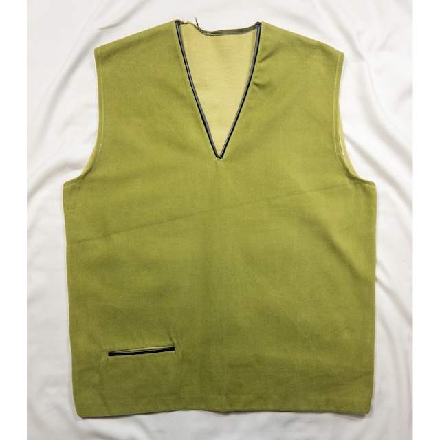 【1950s】"French Vintage" Suede V-neck Green Vest with Leather Piping Line