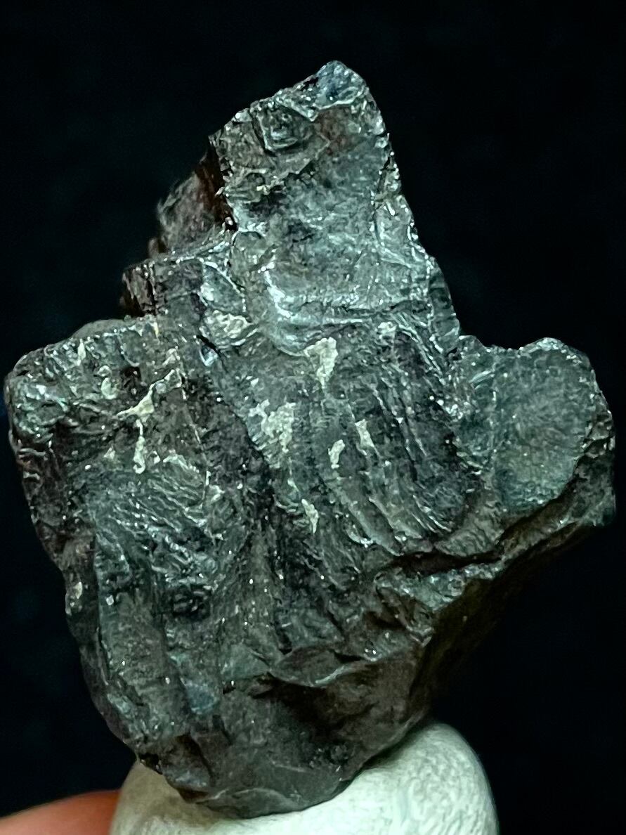 1) 浄化・護身・邪気払いの頂点!北海道「海底炭」ロック原石(小型)