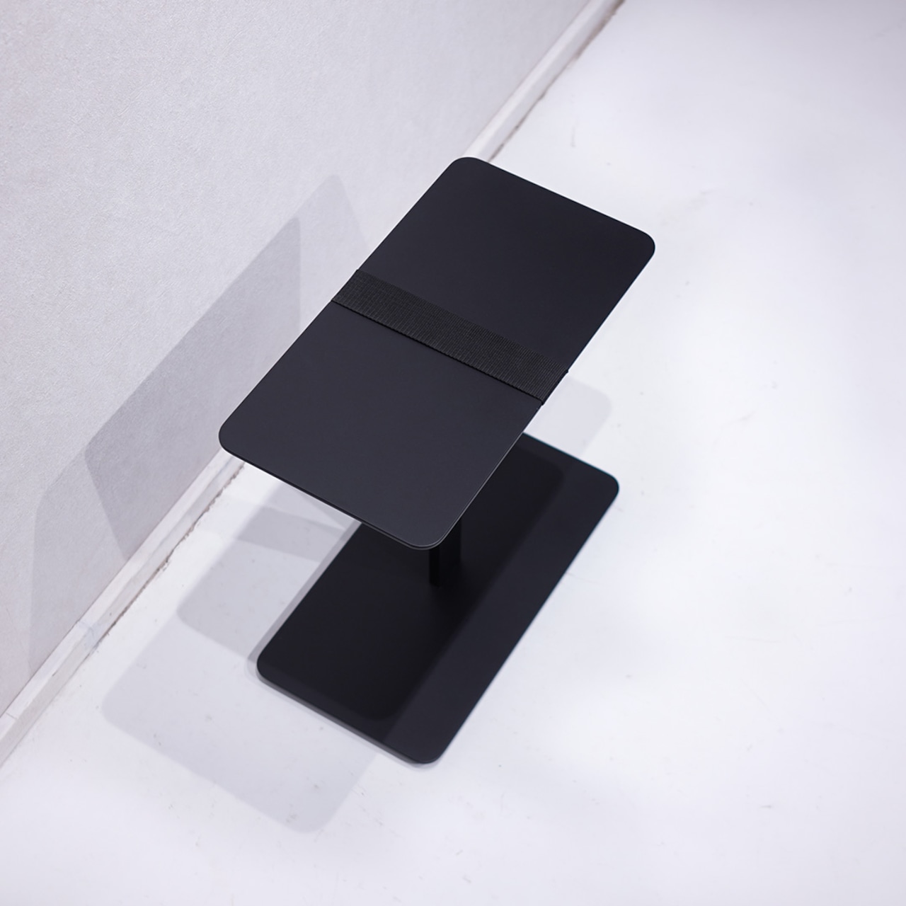 Viccarbe Serra Table / モダン デザイナーズ テーブル ヴィッカルベ セラ サイドテーブル 美品 Victor Carrasco（関連:Calligaris,Magis,arper）