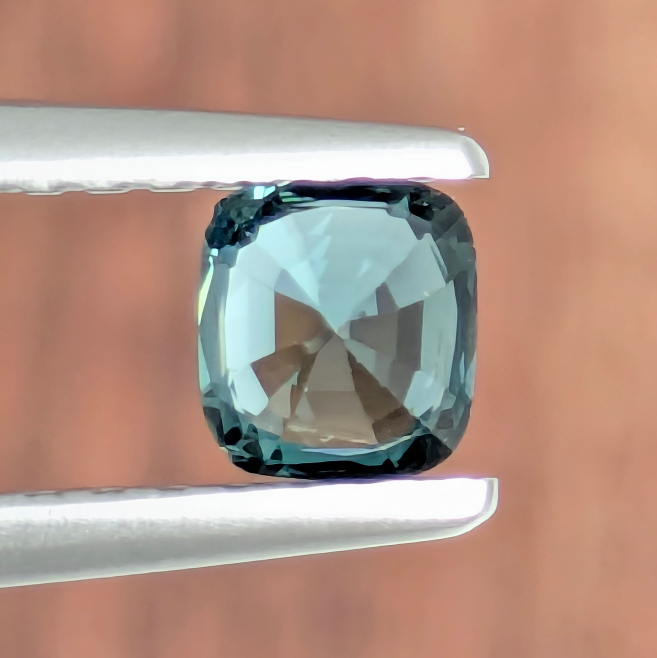 スピネル ルース ミャンマー・モゴック産 【0.36ct】 PRO209188