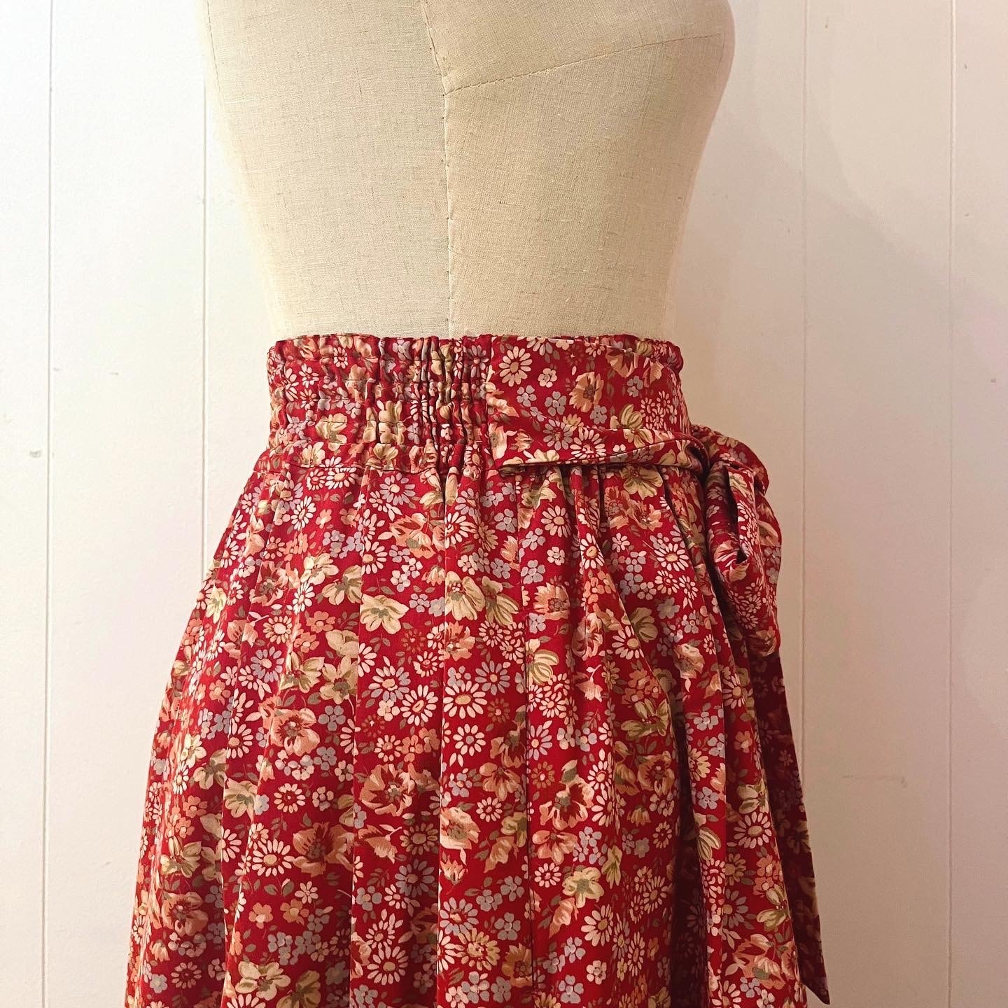 red flower waist ribbon skirt