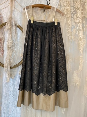 Lace  patterned  skirt ＊Black × mocha＊
