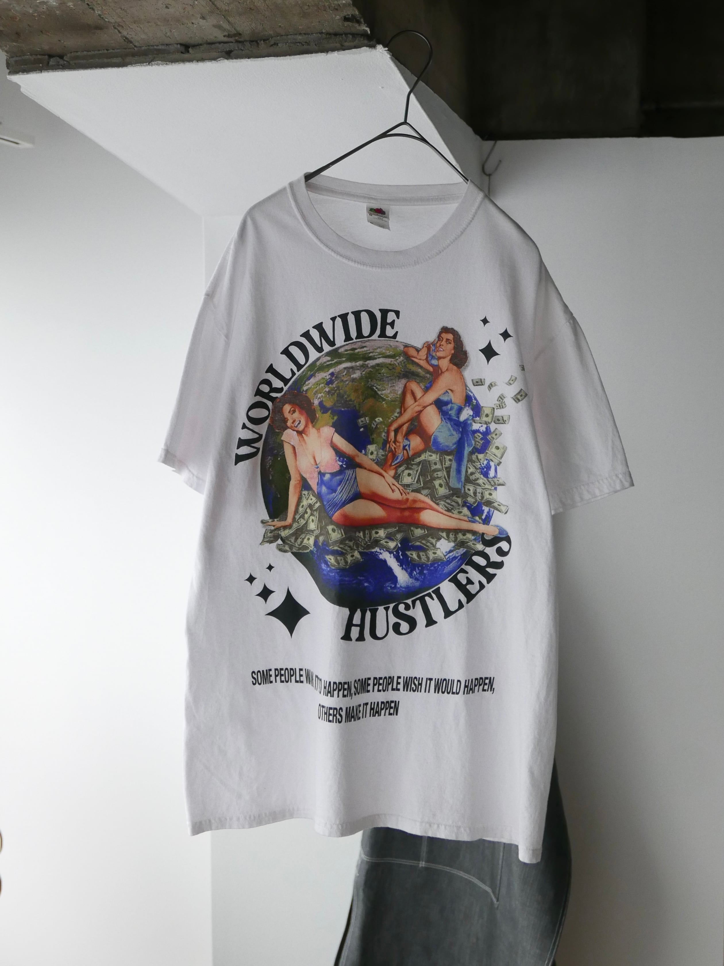 old print tee " world hustlers "