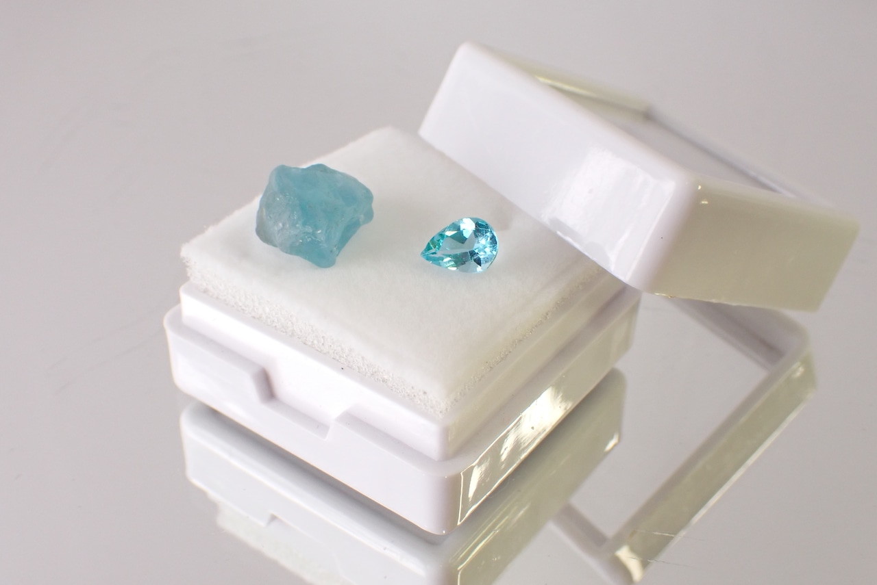 【原石セット】アパタイト　0.43ct/3.98ct　[D6-133]