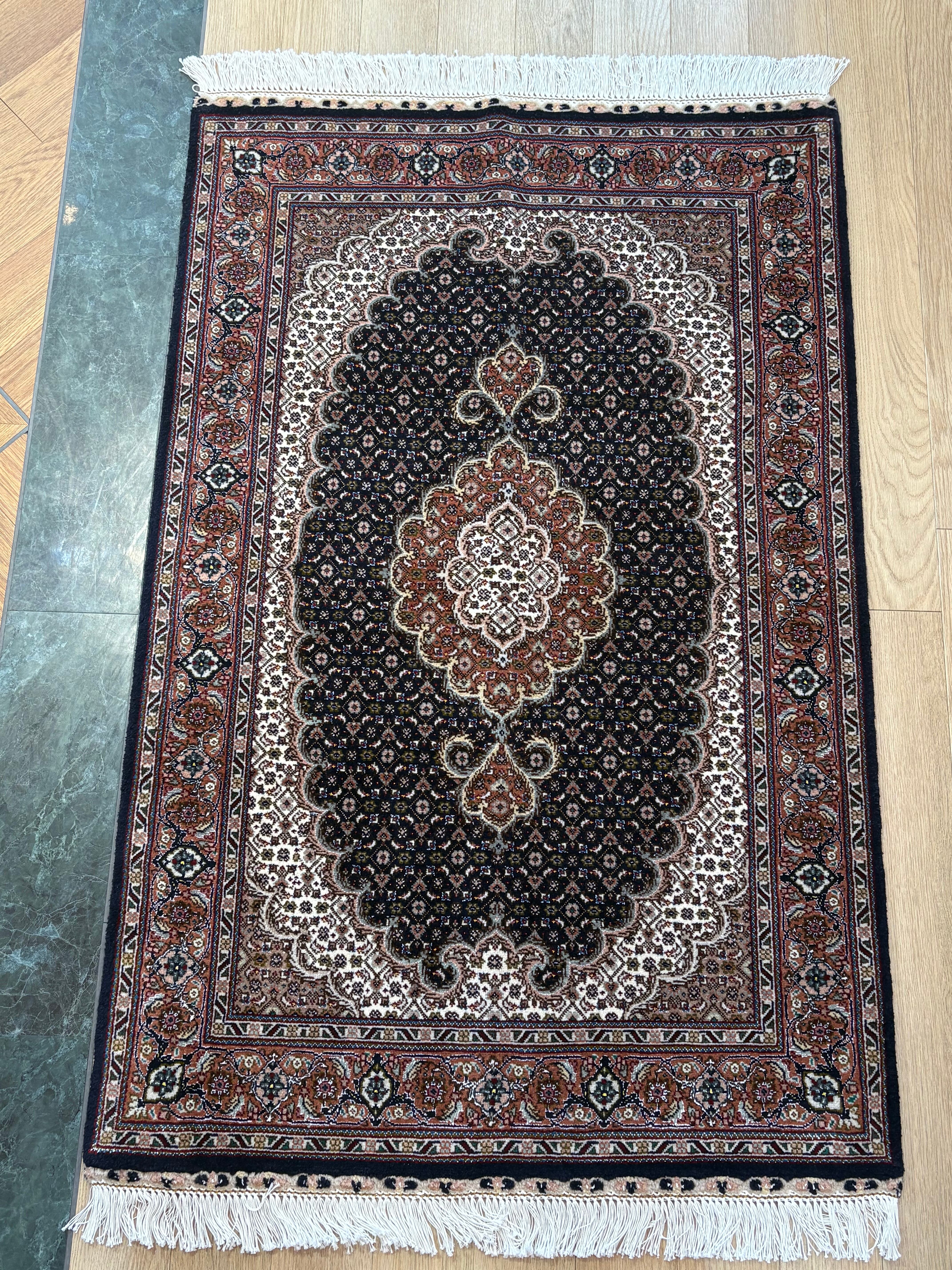 タブリーズ / Tabriz 127cmx82cm