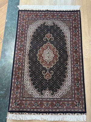 タブリーズ / Tabriz 127cmx82cm