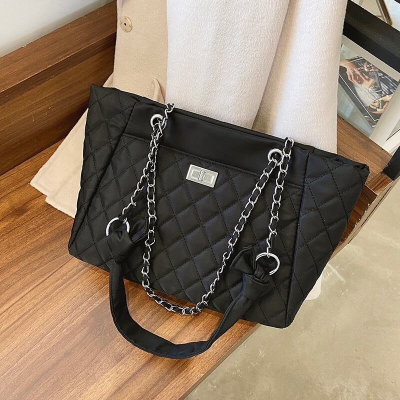 オータムウィンターチェーン ショルダーバッグレッド 秋物 冬物 メッセンジャーバッグ 手作りハンドバック12517288220