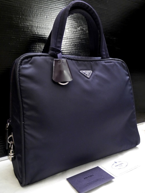 美品14万◆PRADA プラダ 男女可 A4対応ビジネス可 ハンド バッグ ブリーフ ケース 紺◆ 時間を経ても色褪せることのないビジネス対応モデル