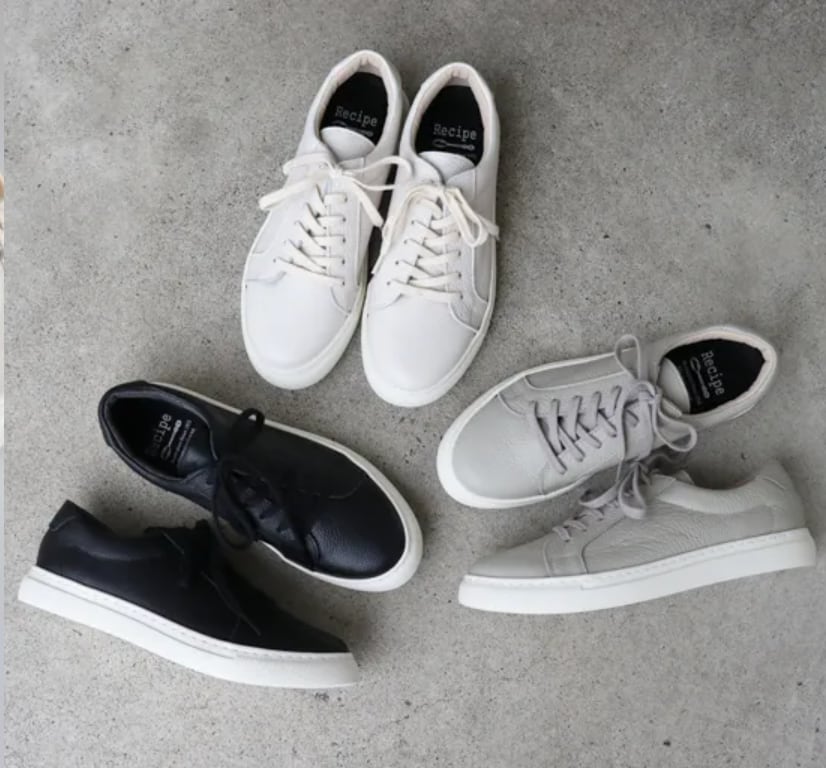 328 踵クッションスニーカー