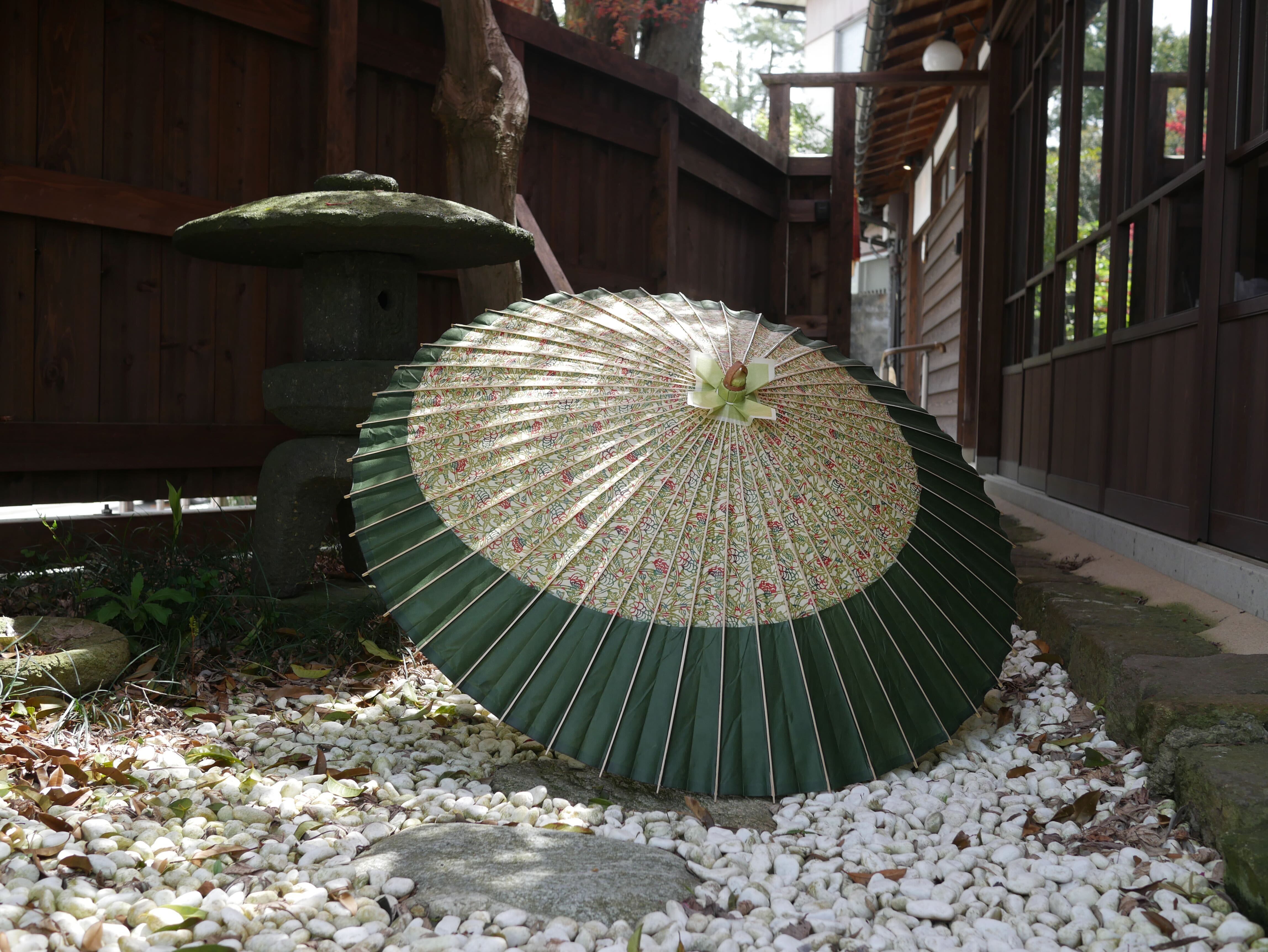 緑月奴 Tsukiyakko (green) | 和傘 傘森 wagasa kasamori
