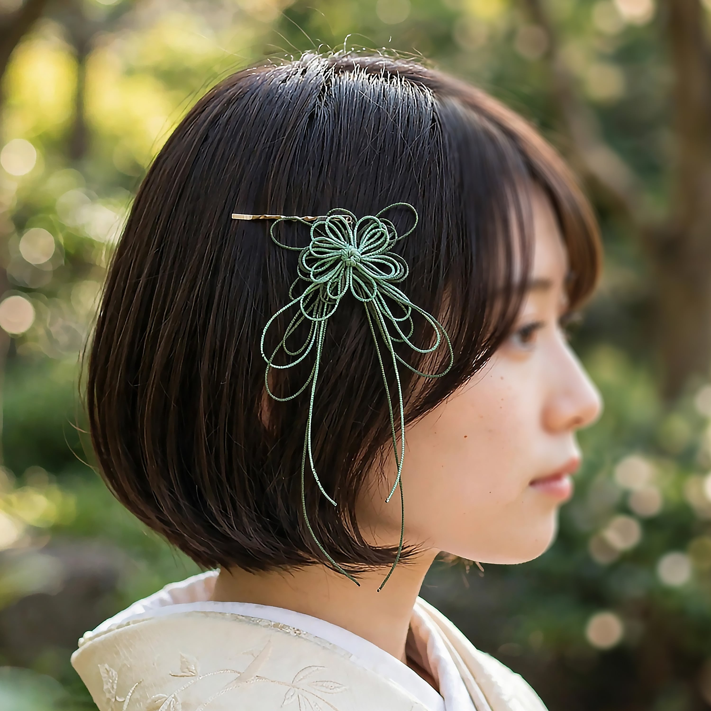 飾り結びヘアピン「歩み、おだや」(淡緑×深緑)【軽量快適】ショートヘアも簡単和風アレンジ。