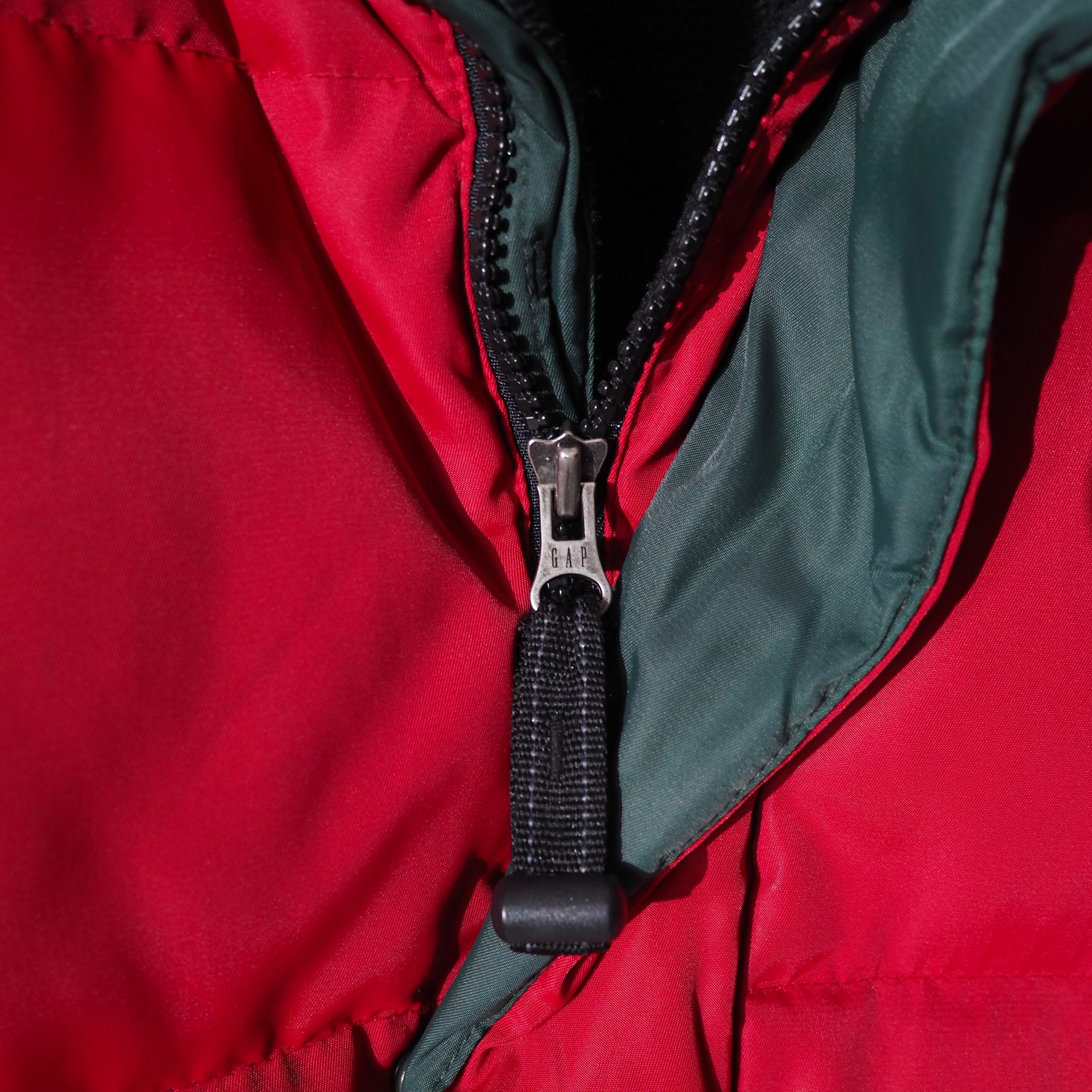 1990s ” Old GAP ” deep red color vintage loose silhouette full zip down jacket