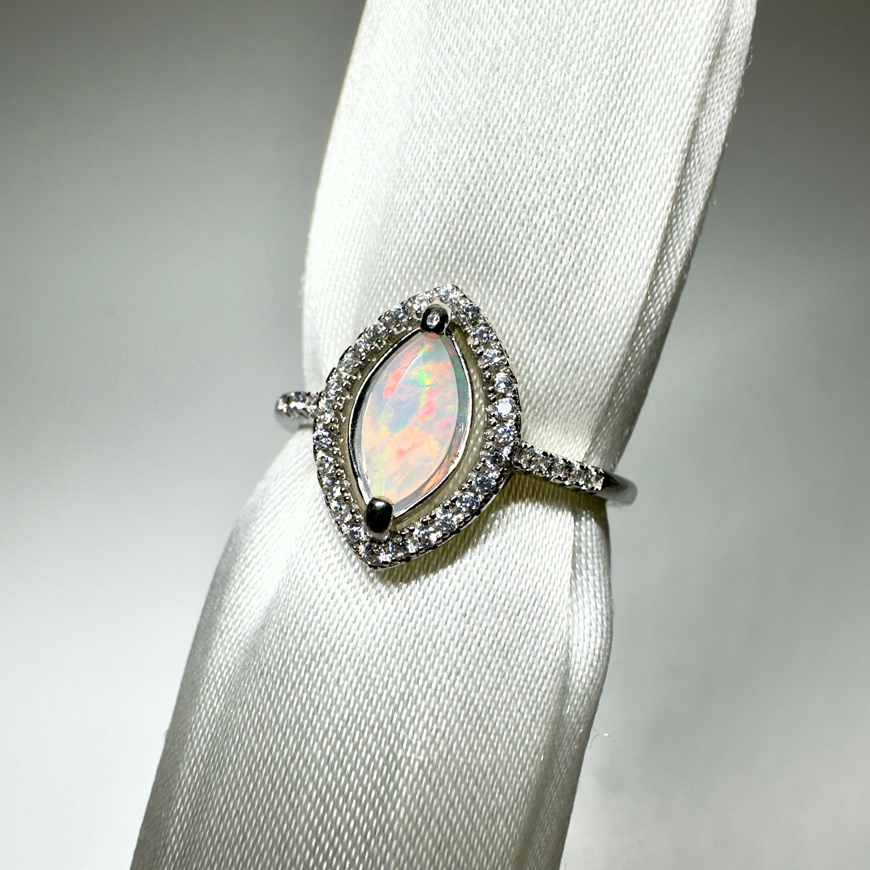 取り巻きring♦︎オパール♦︎