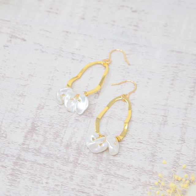 ケシパールの花びらピアス | Lumore