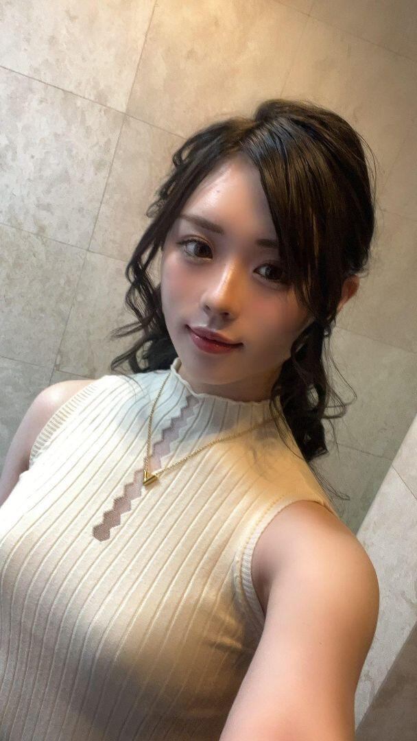 ダイヤ メッシュ デザイン ノースリーブ ハイネック オフホワイト 白ベージュ 胸元ダイヤメッシュデザインニット ノースリーブ | enpeakl