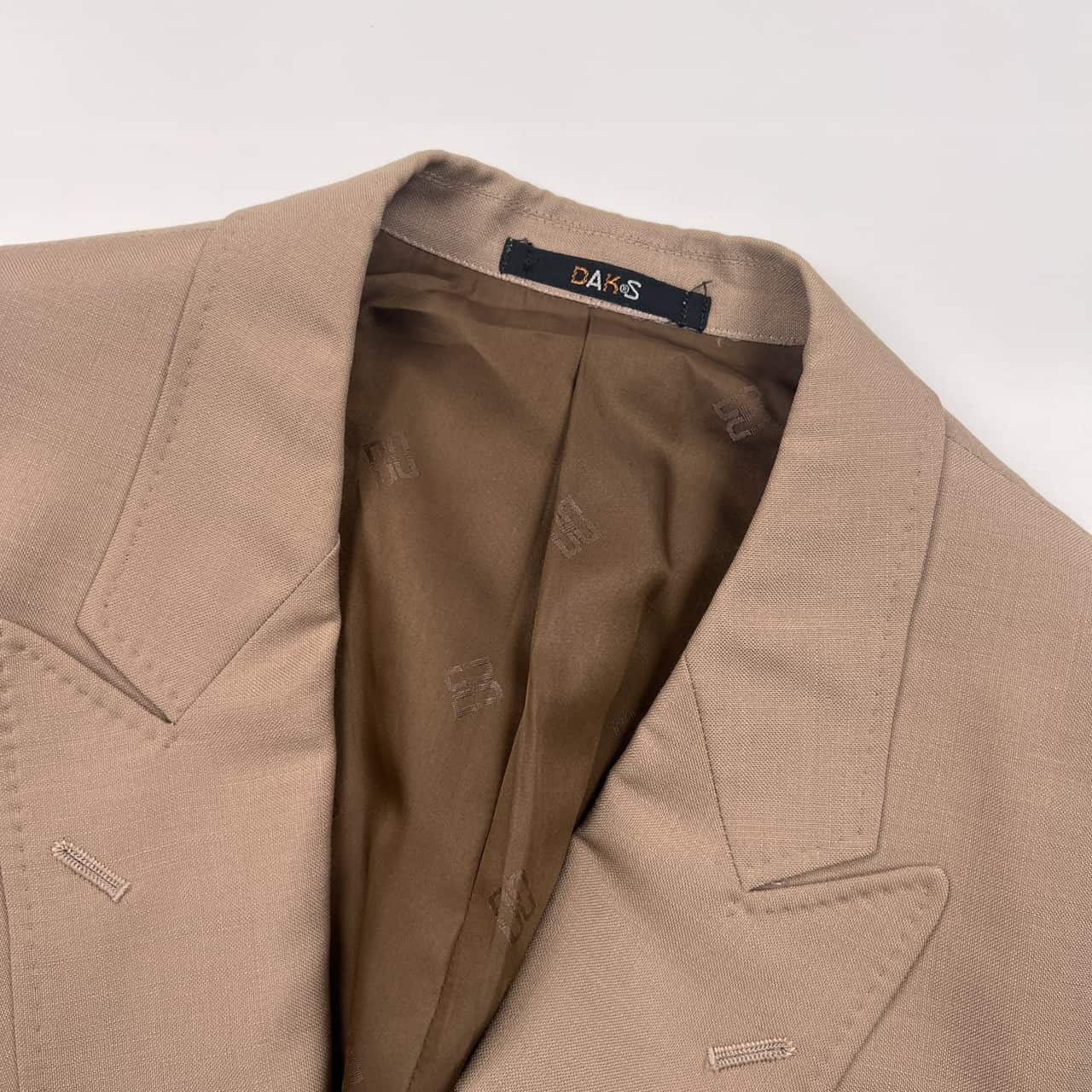 金ボタン DAKS ダックス 背抜き ダブル テーラードジャケット 100 AB7/メンズ