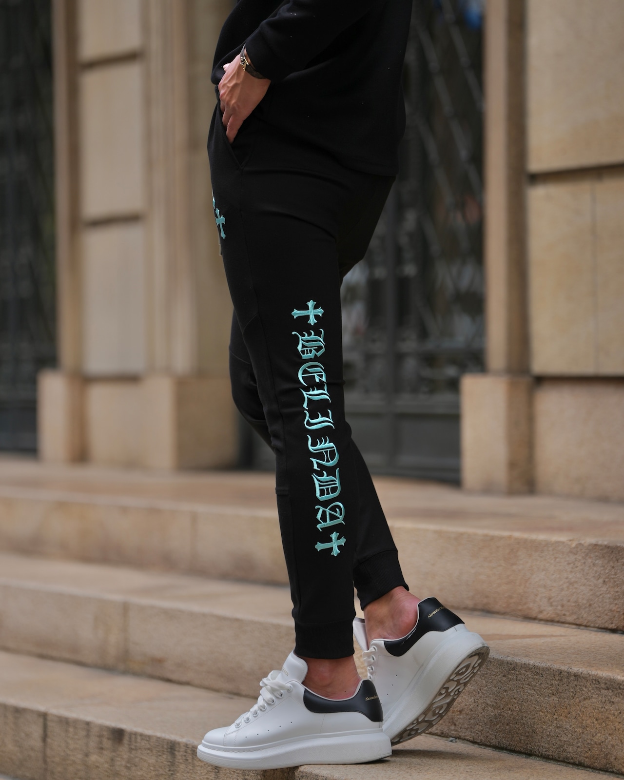 LUXURY CROSS SWEAT PANTS BLUE 【OW25BD009】