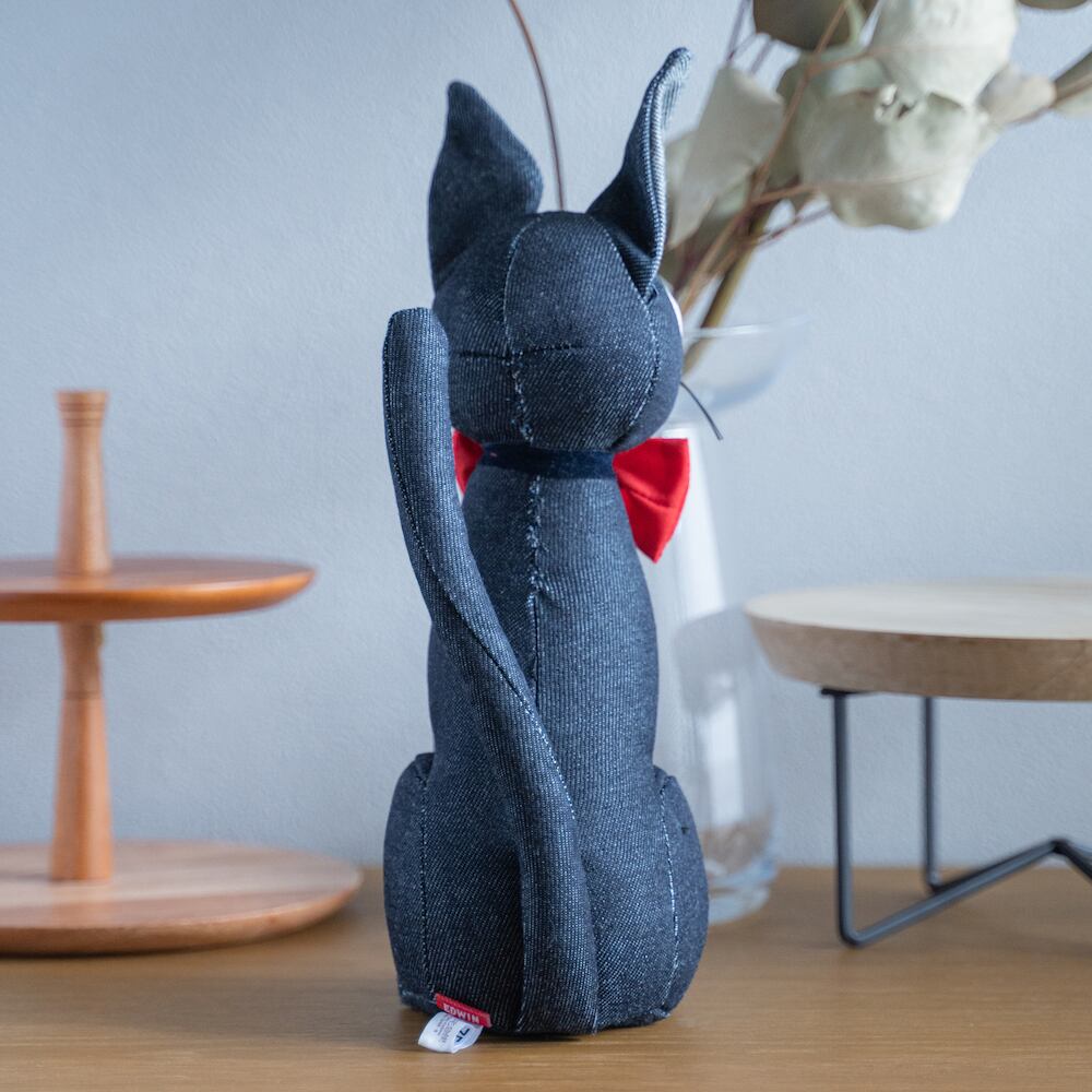 EDWIN×魔女の宅急便 ぬいぐるみ ジジ(デニム/9836) | すすのこ EDWIN×魔女の宅急便 ぬいぐるみ ジジ(デニム/9836) | すすのこ