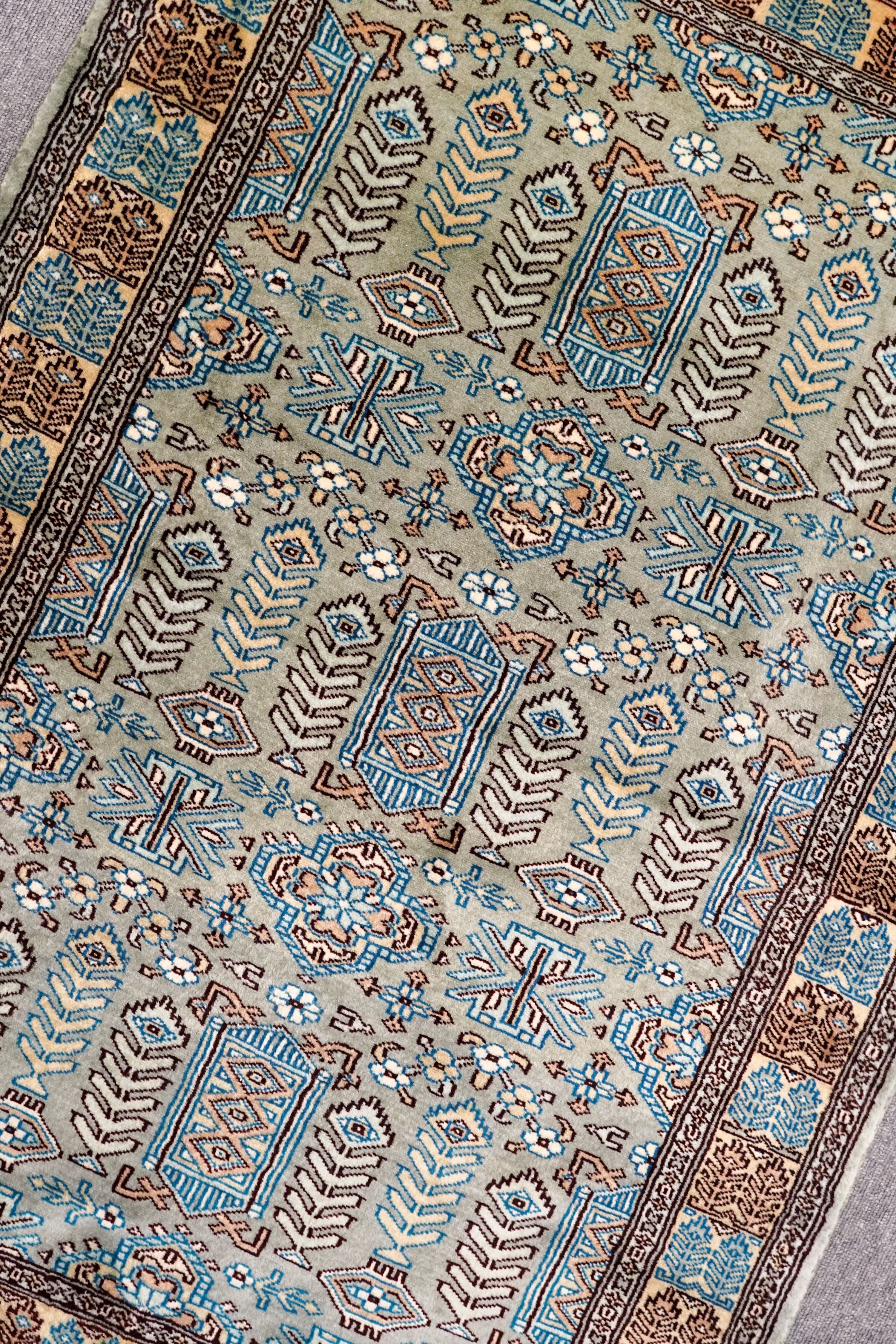 パキスタン手織り絨毯 ウール アクセントラグ size:123×81cm umbandung