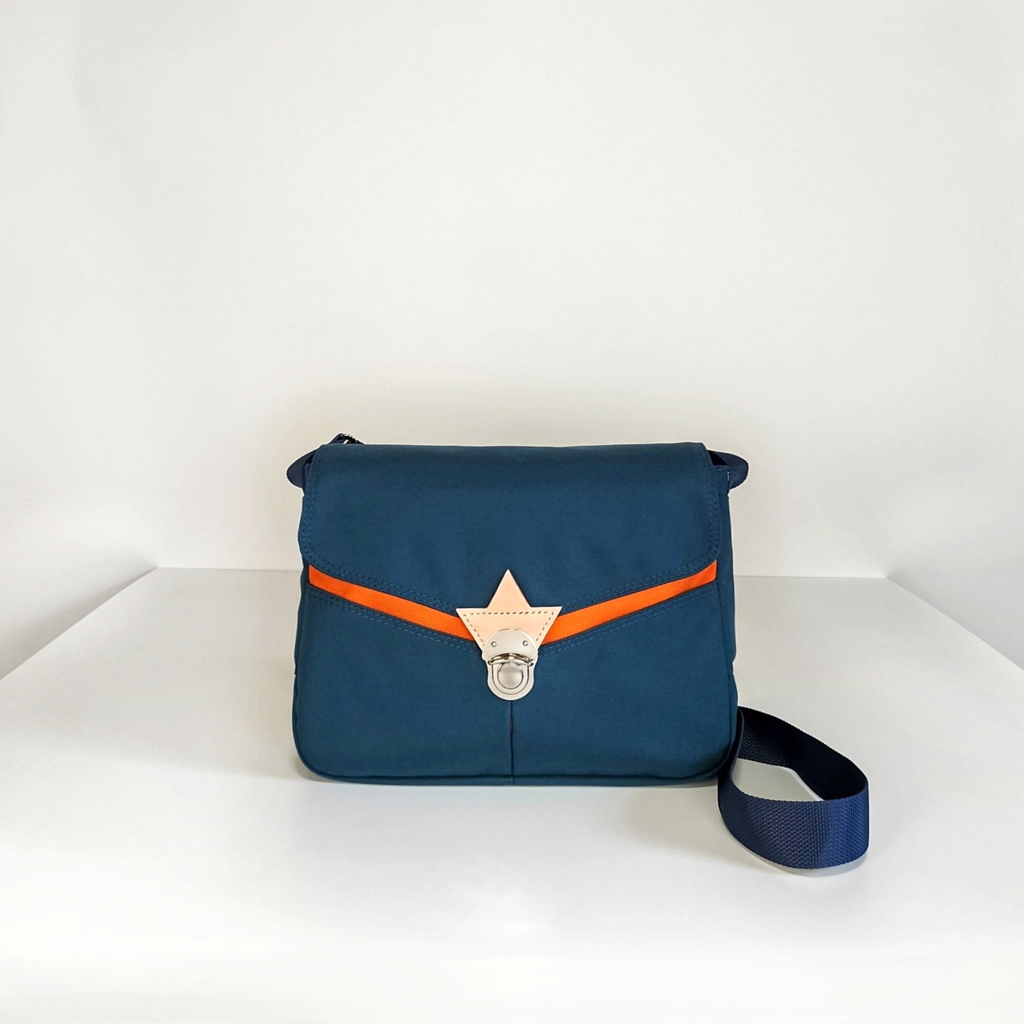 ジヨウショルダーM コーデュラ MbOr