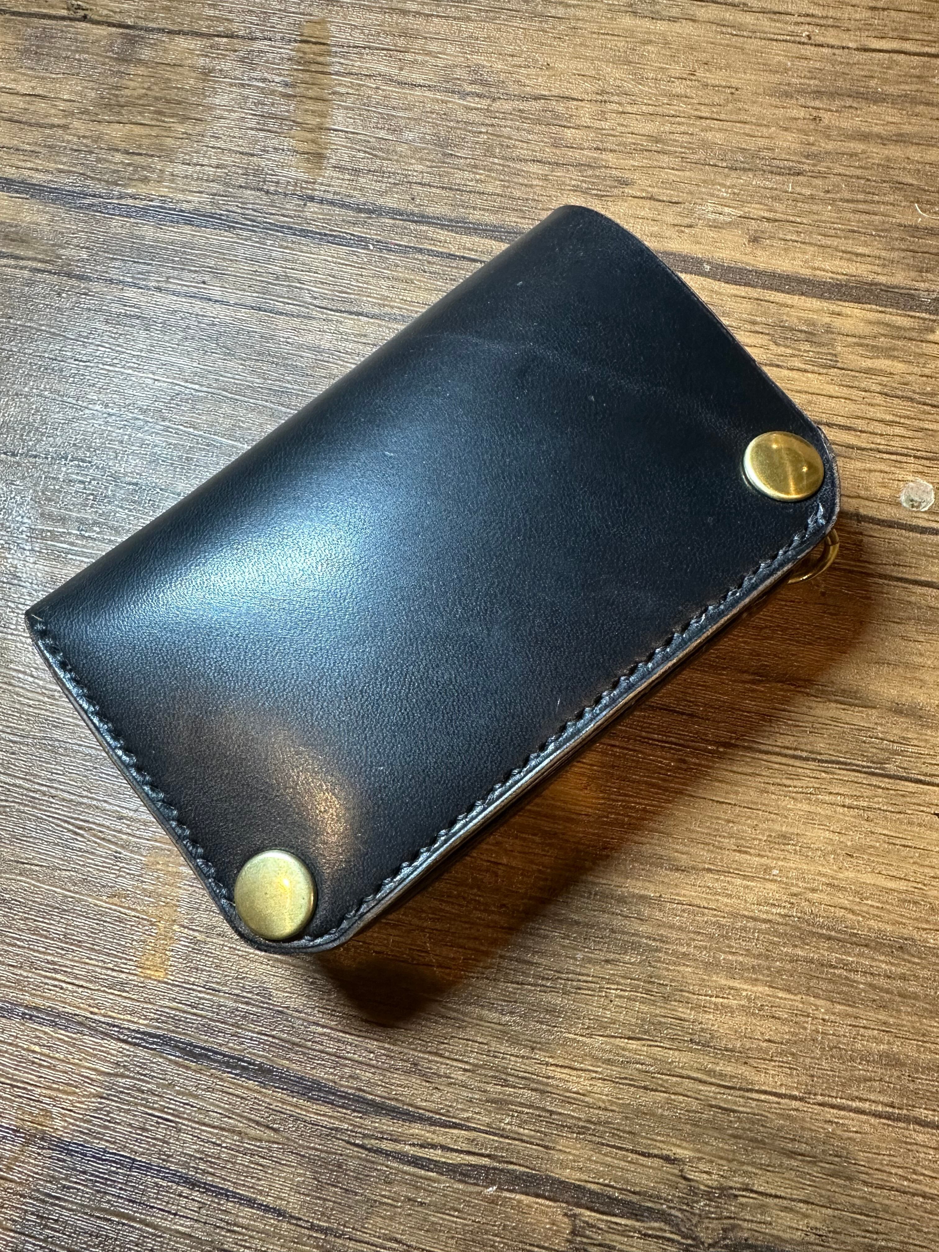 馬革 茶芯ブラック ミドルウォレット よかっ 