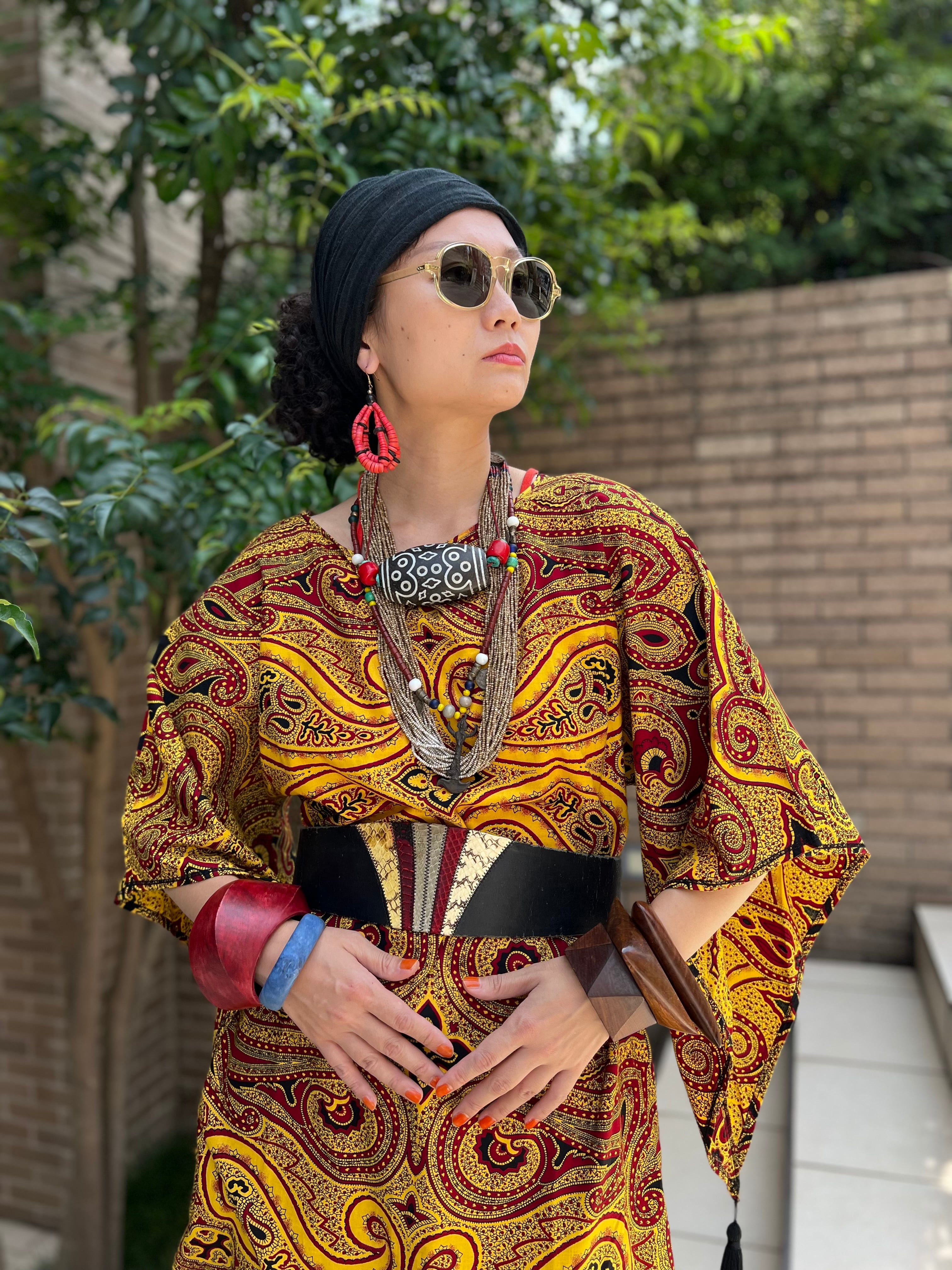 Vintage red × black wood beads pierced earrings ( ヴィンテージ
