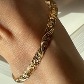 ゴールドハワイアンブレスレット(スクロール/6mm）