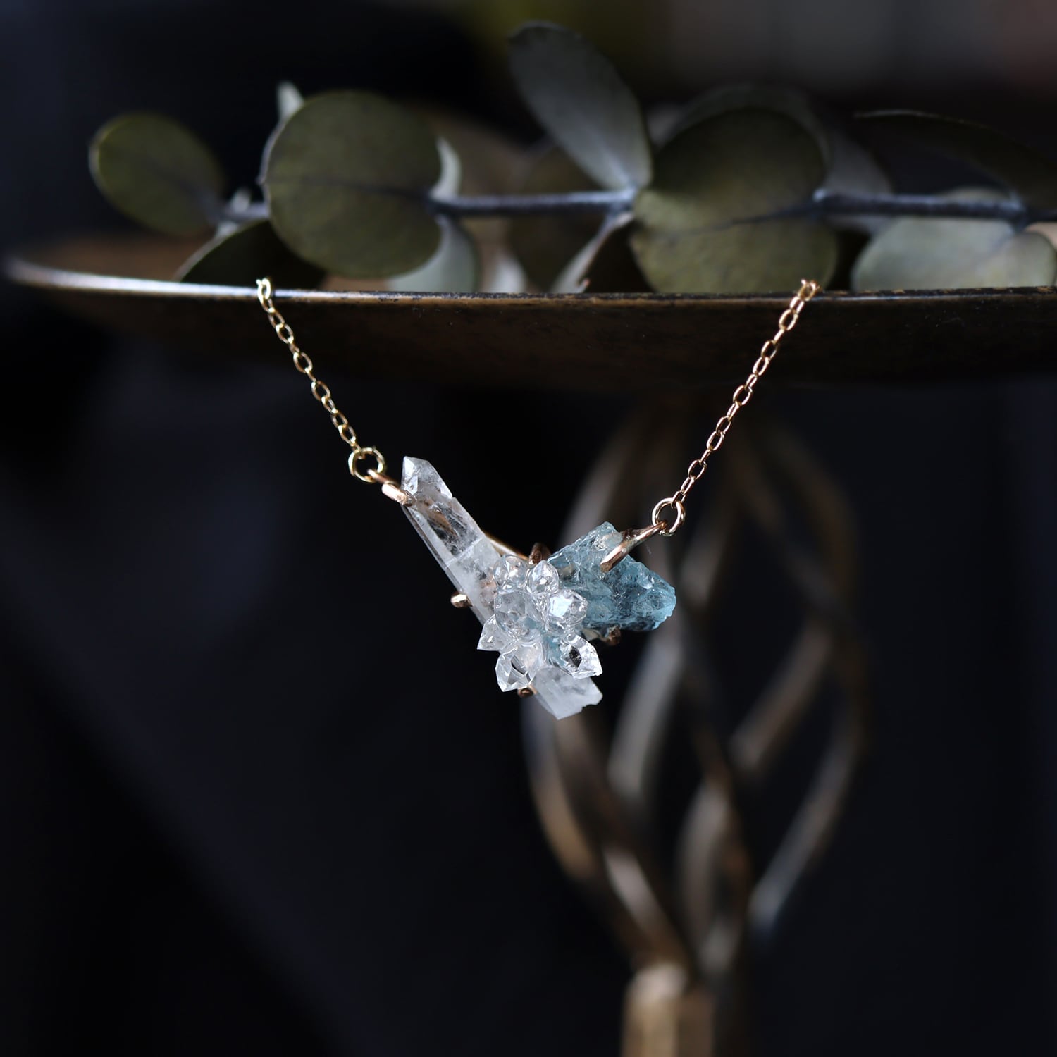 原石のアパタイトとダイヤモンドクォーツのネックレス | witch/花石