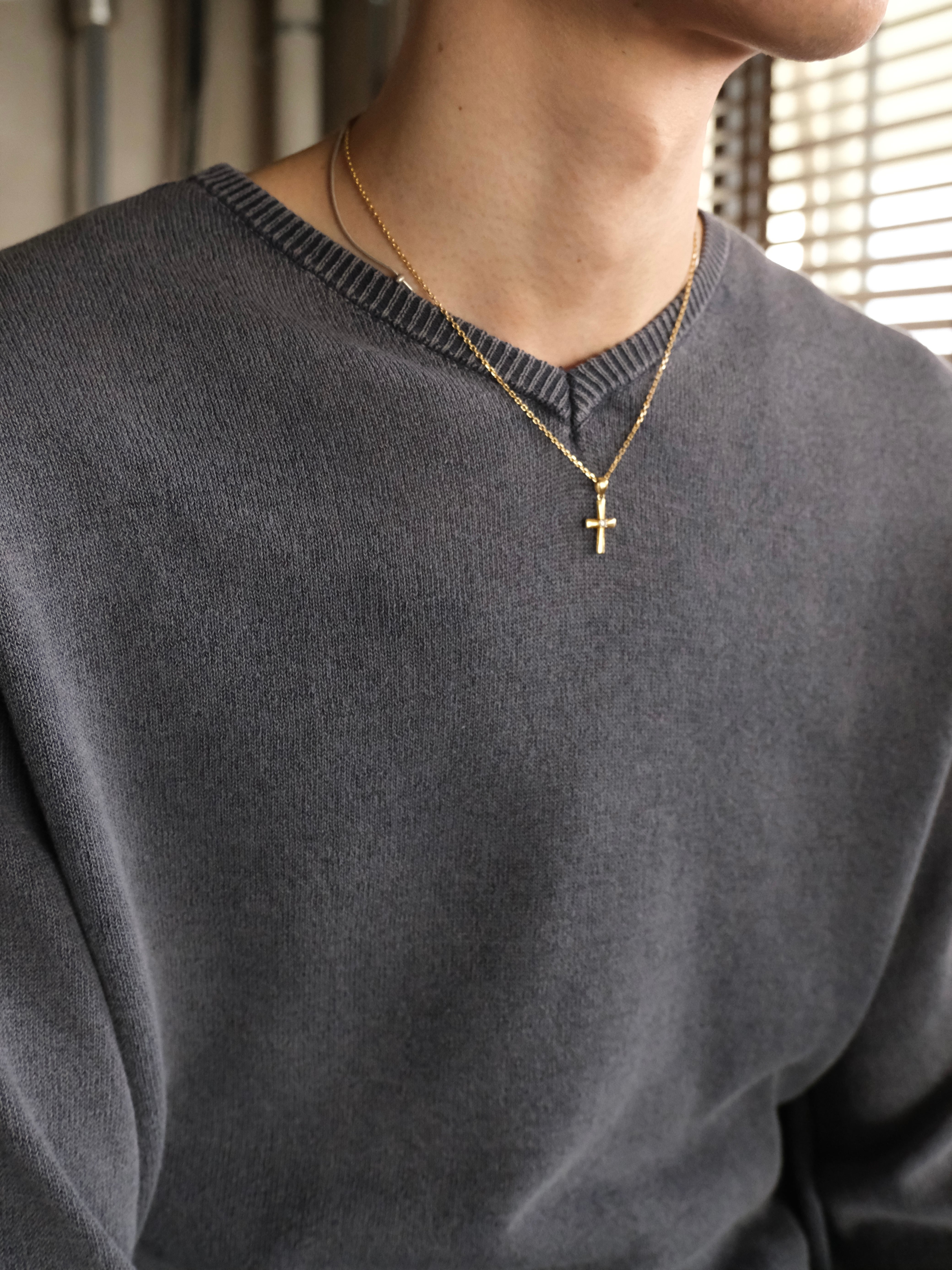 ENCOMING】 KNITTED V NECK JUMPER | THE OUR