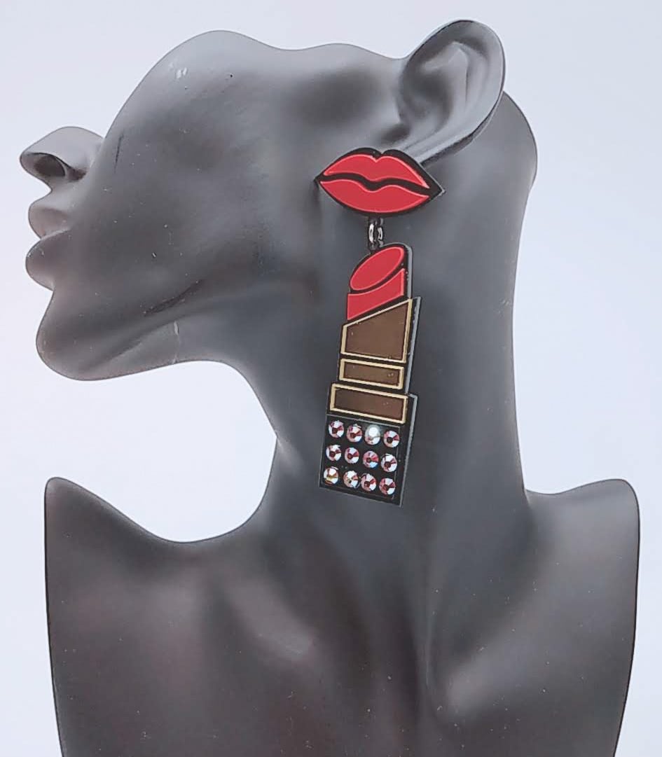 唇にリップスティック スワロフスキー ハンドメイド ピアス イヤリング パーティ ゴージャス イベント キラキラ アクセサリー 口紅 リップ くちびる 華やか スワロ ギラギラ フェス クラブ ダンス 発表会