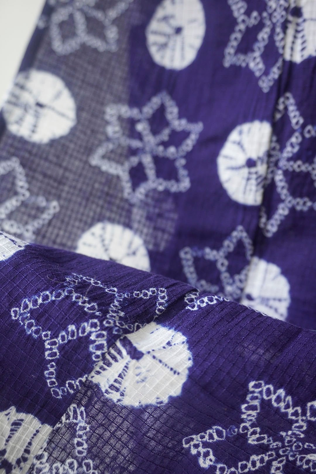 【有松絞り浴衣専門店つゆくさ・浴衣】藍色×白 綺羅星 綿紅梅浴衣 2025