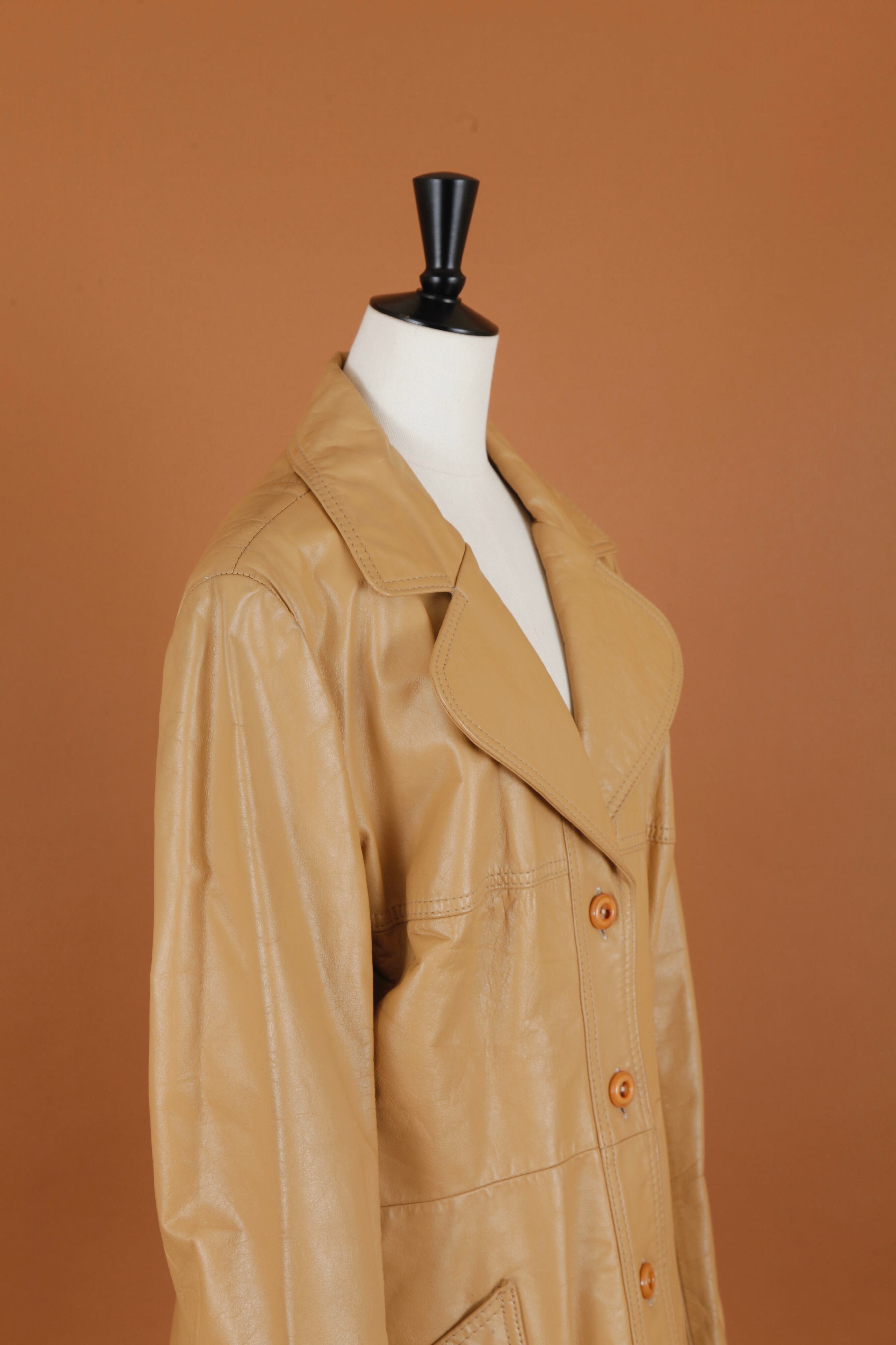1970s Flower lapel leather jacket | quaint vintage secret