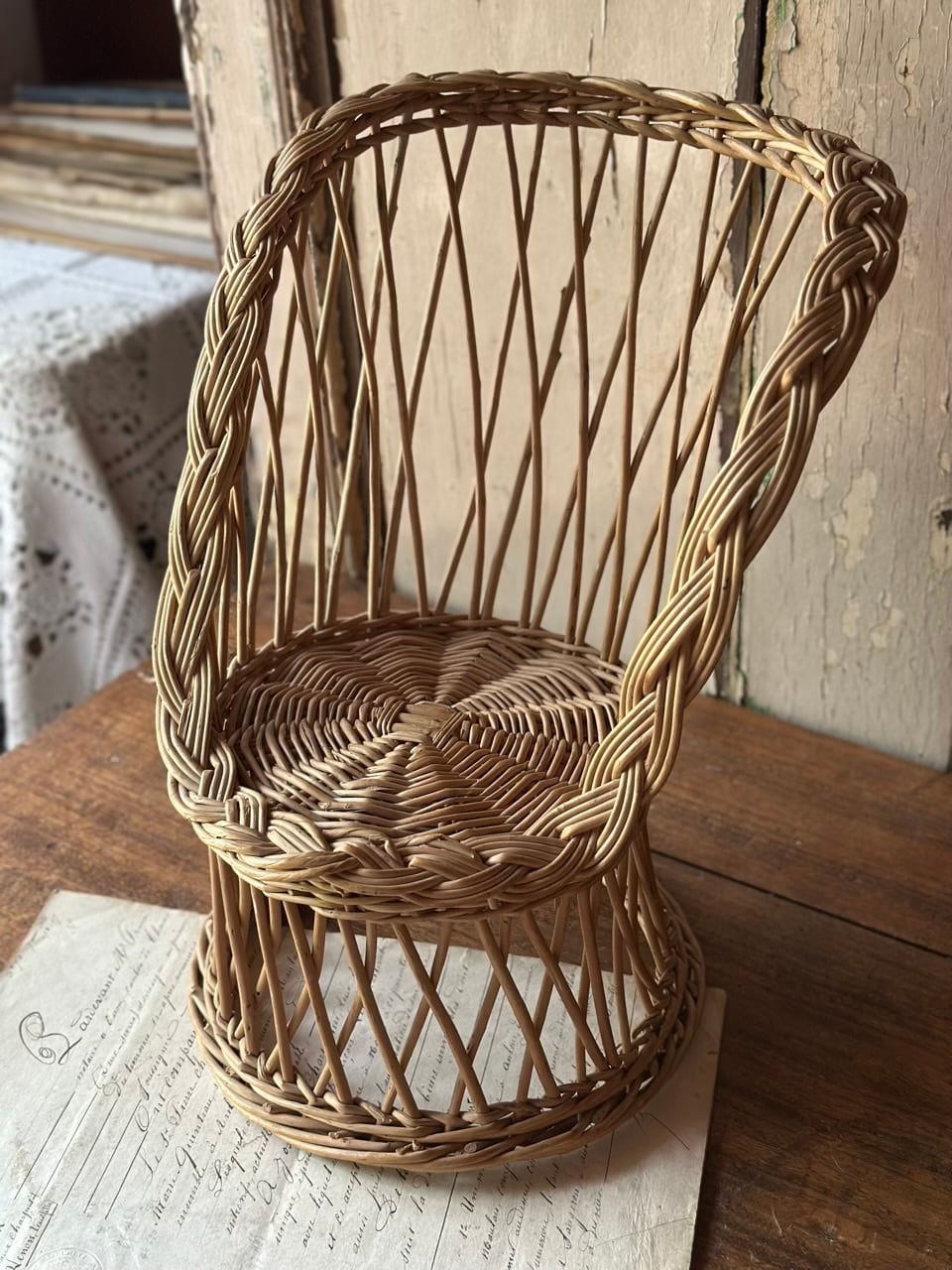 ラタンのドールチェア 椅子 | Brocante de La Cocotte （フランス