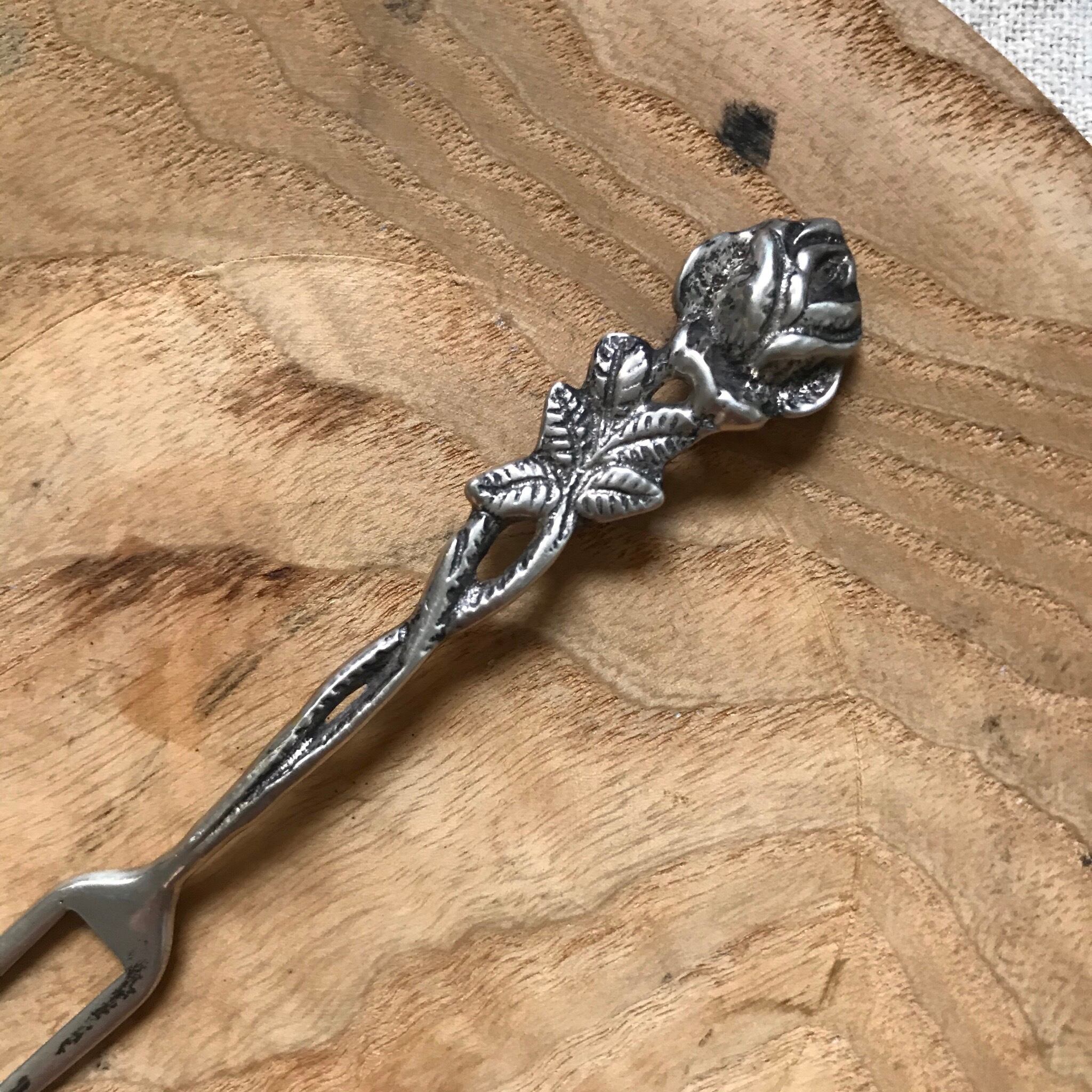 バラのフルーツフォーク