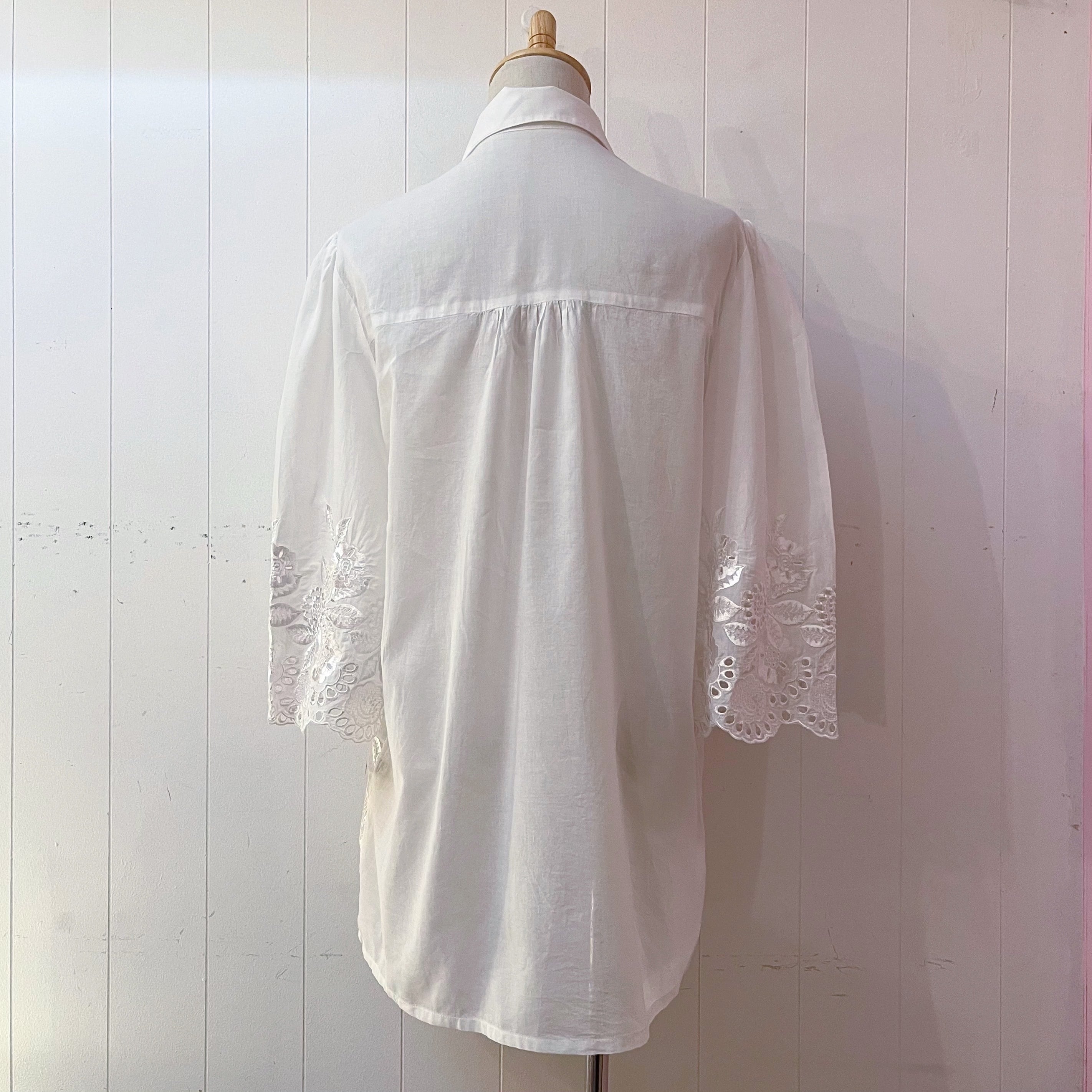 flower embroidery white blouse