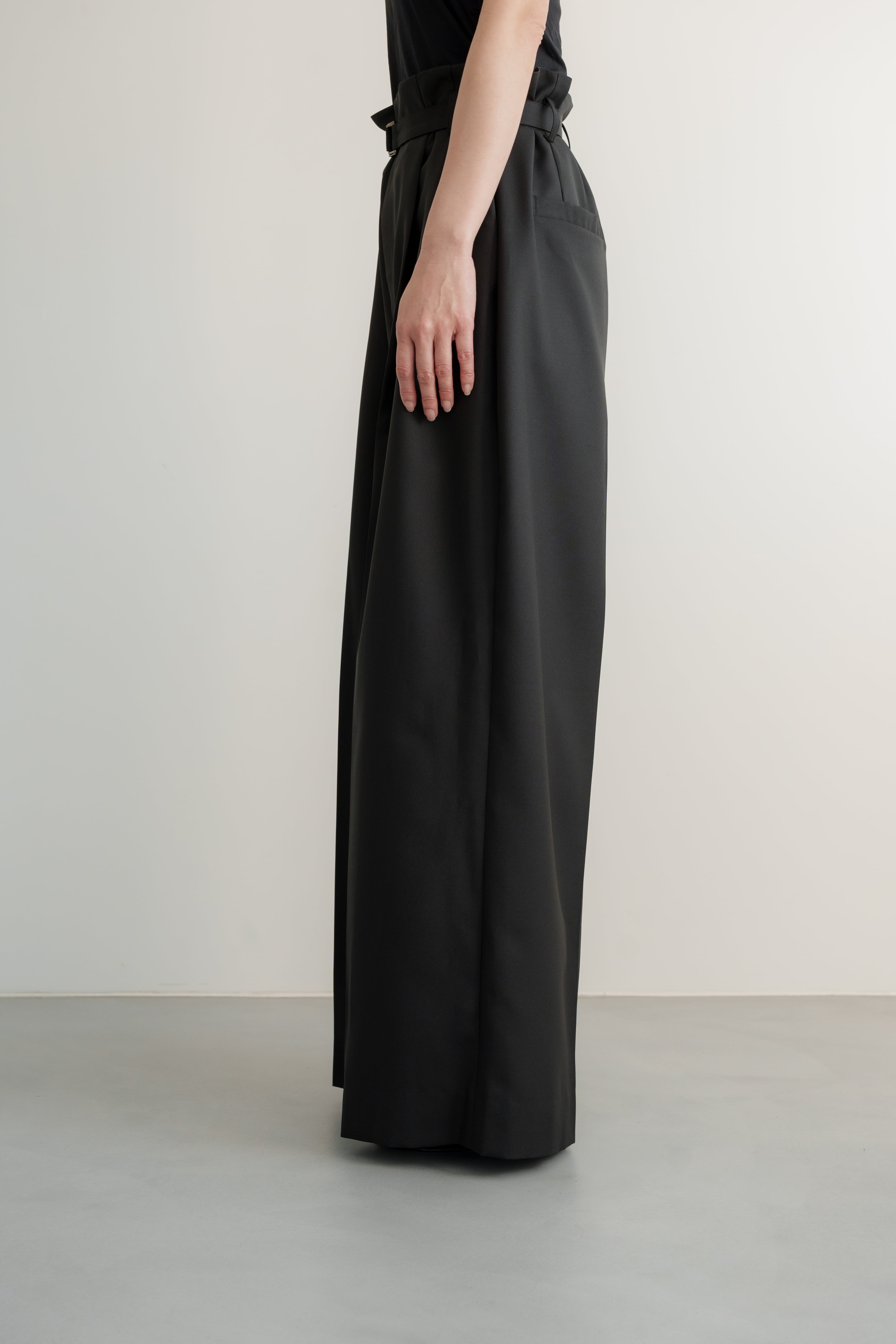 sizeless pants(black) 6月中旬から6月下旬頃発送 | roughlow